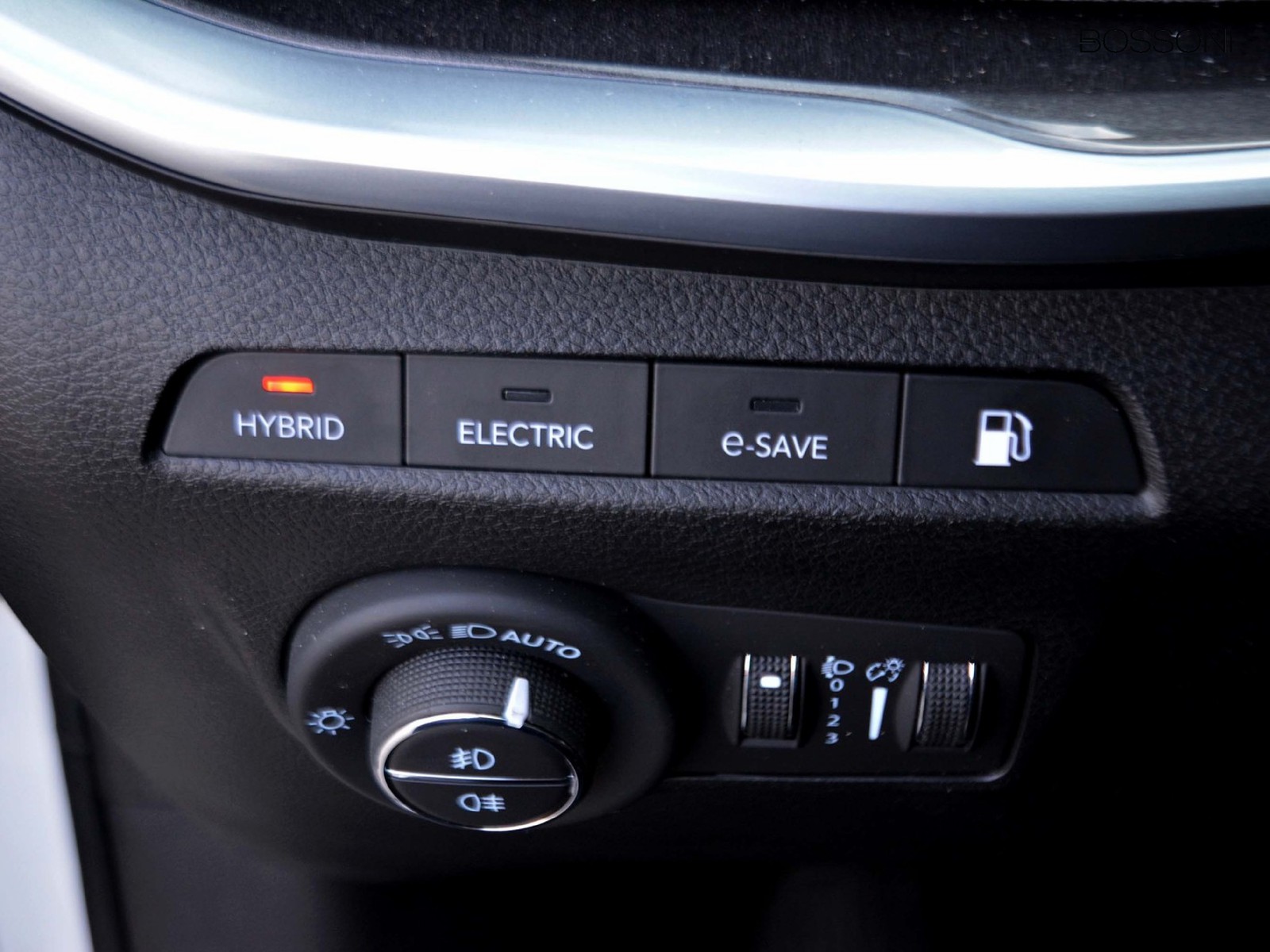 12 - Jeep Compass 1.3 turbo t4 phev business 4xe at6