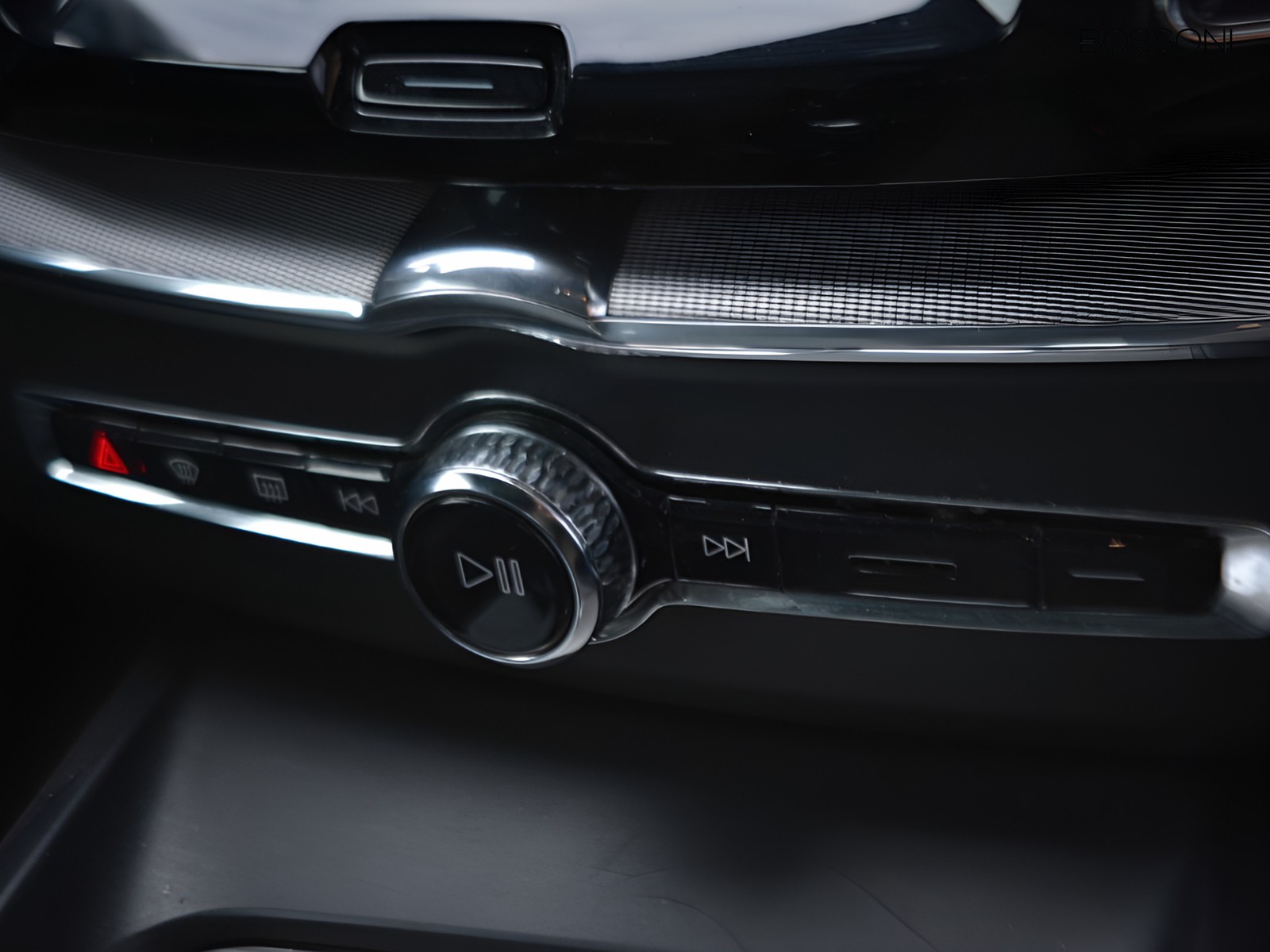 12 - Volvo XC60 2.0 t6 plug-in-hybrid r-design awd geartronic