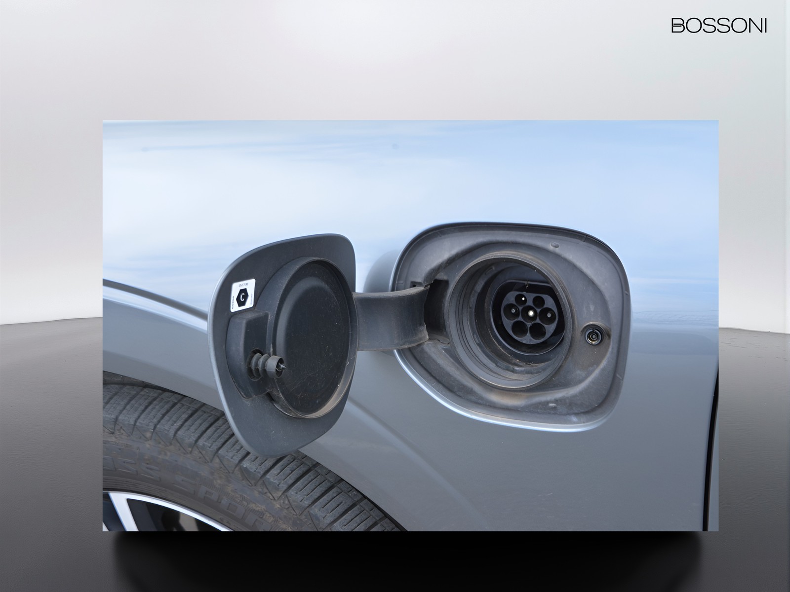 15 - Volvo XC60 2.0 t6 plug-in-hybrid r-design awd geartronic