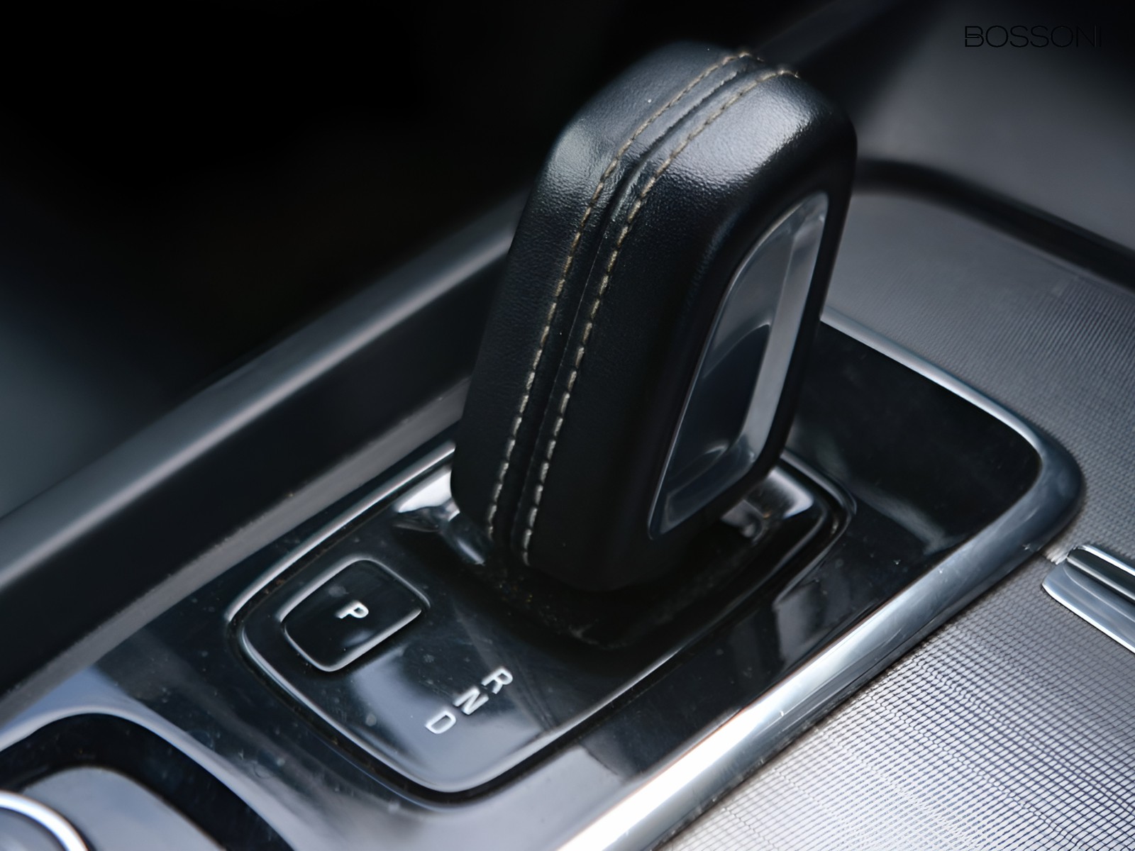 20 - Volvo XC60 2.0 t6 plug-in-hybrid r-design awd geartronic