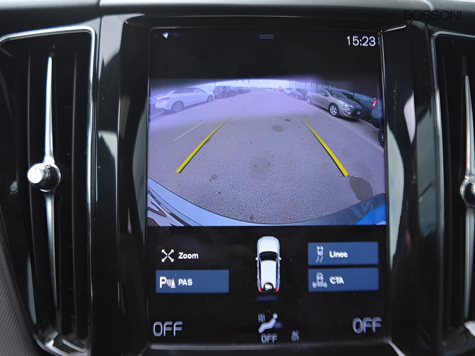 21 - Volvo XC60 2.0 t6 plug-in-hybrid r-design awd geartronic