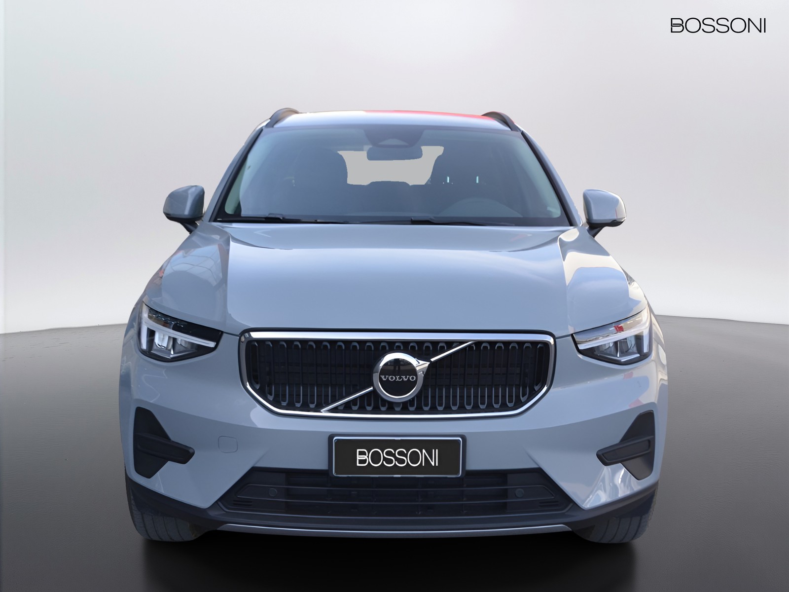 2 - Volvo XC40 2.0 b3 essential automatico