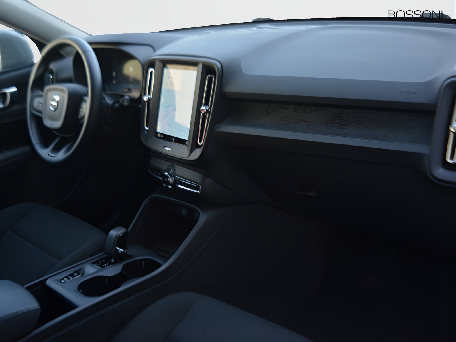 9 - Volvo XC40 2.0 b3 essential automatico