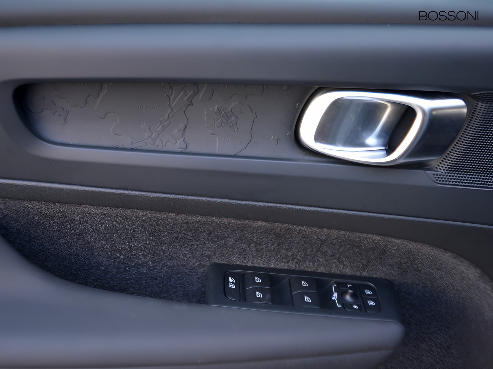 14 - Volvo XC40 2.0 b3 essential automatico