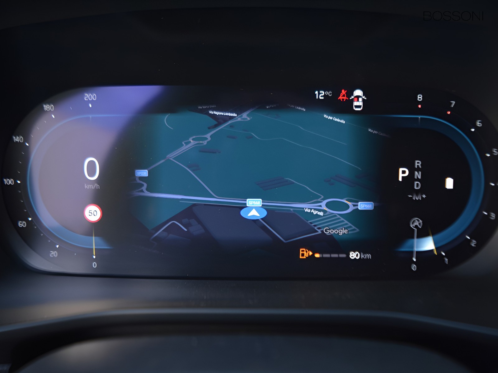 18 - Volvo XC40 2.0 b3 essential automatico