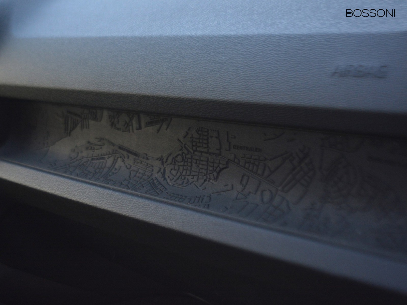 21 - Volvo XC40 2.0 b3 essential automatico