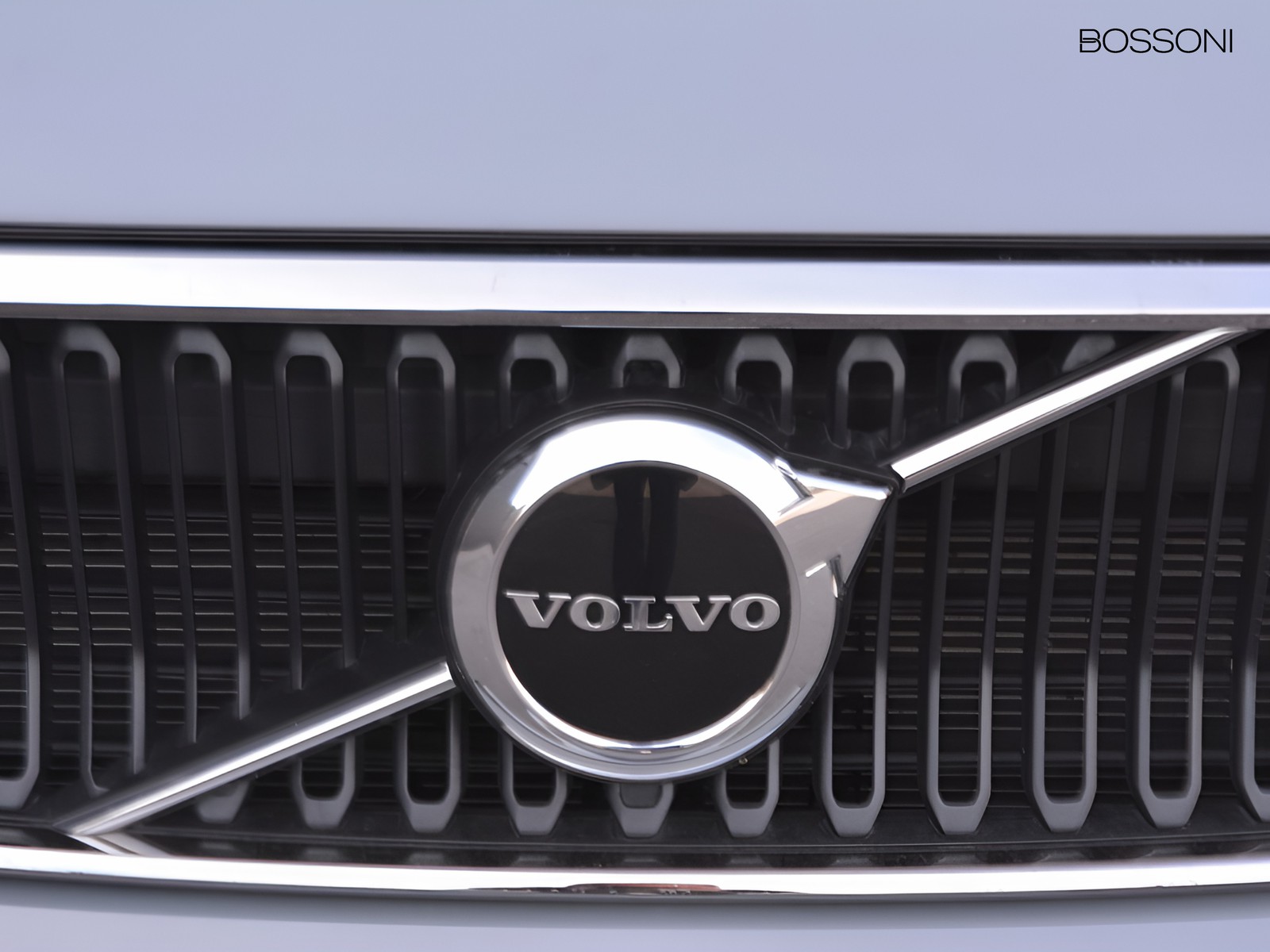 22 - Volvo XC40 2.0 b3 essential automatico