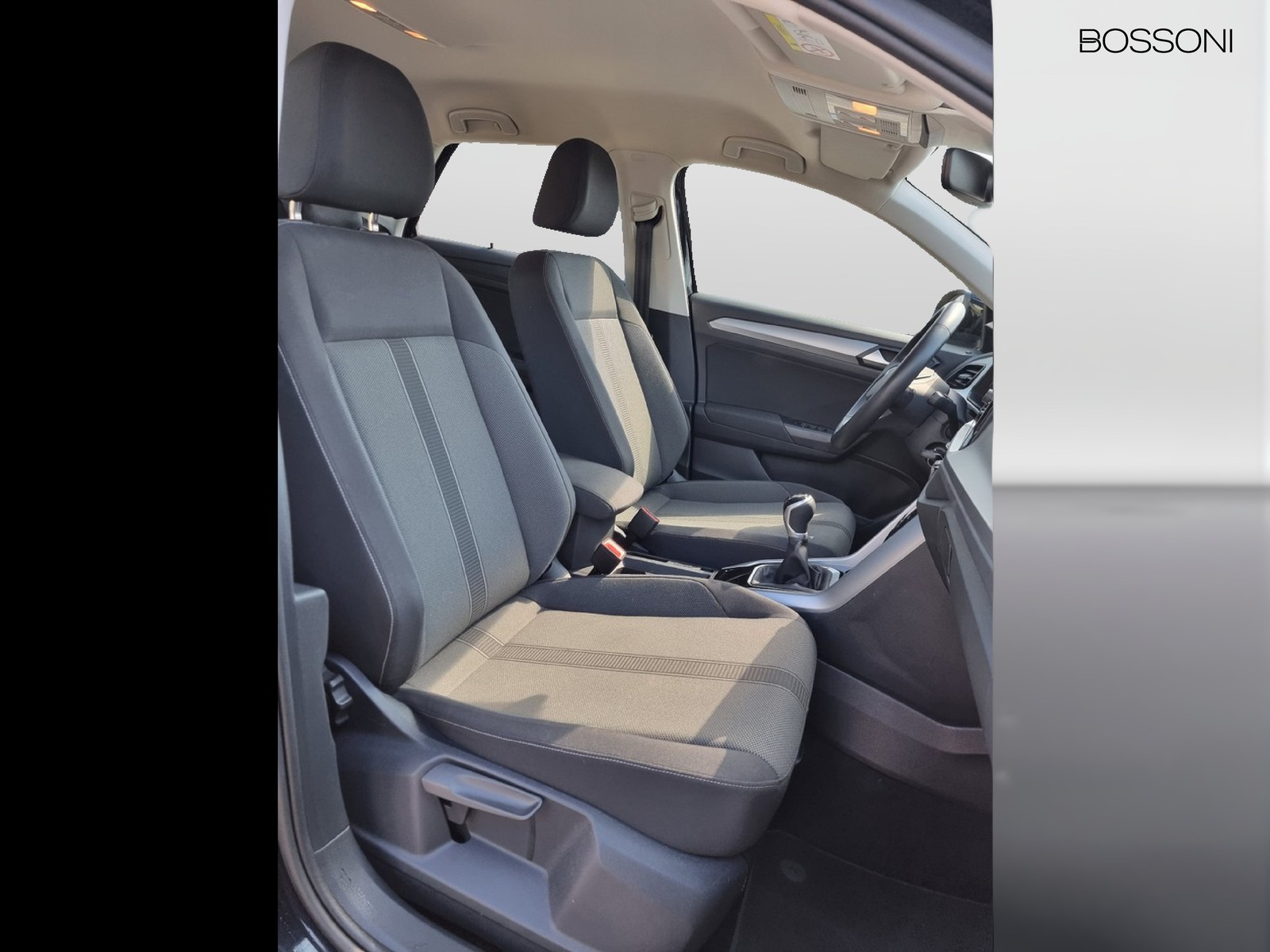 12 - Volkswagen T-Roc 2.0 tdi scr 115cv life
