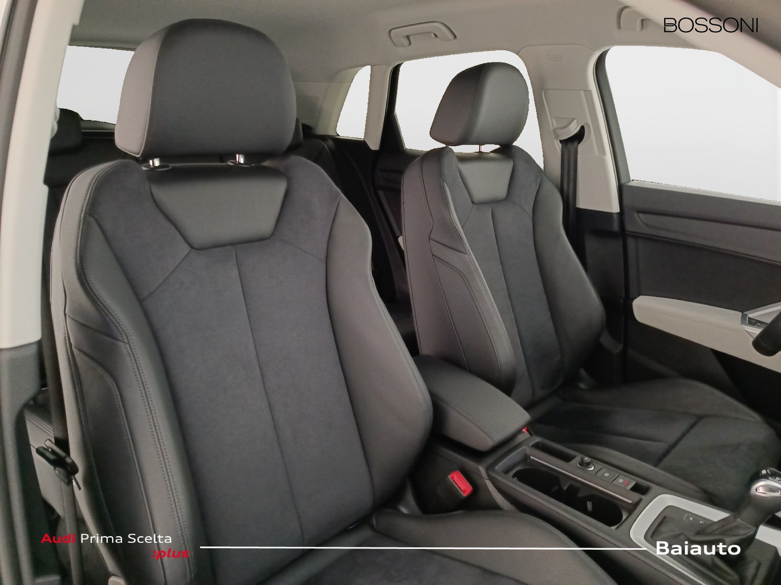 22 - Audi Q3 35 2.0 tdi business advanced s tronic