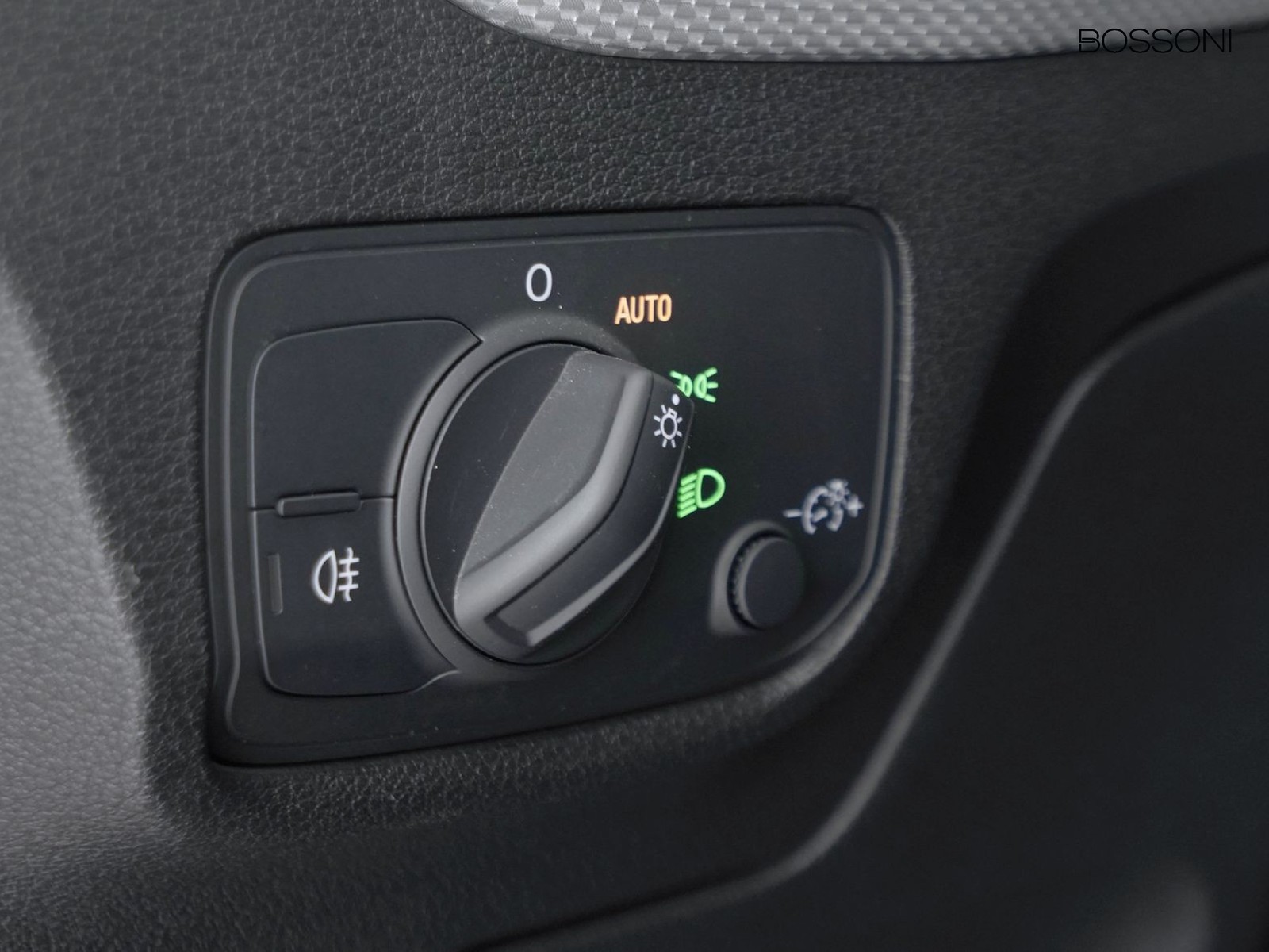 11 - Audi Q2 30 2.0 tdi admired advanced s tronic