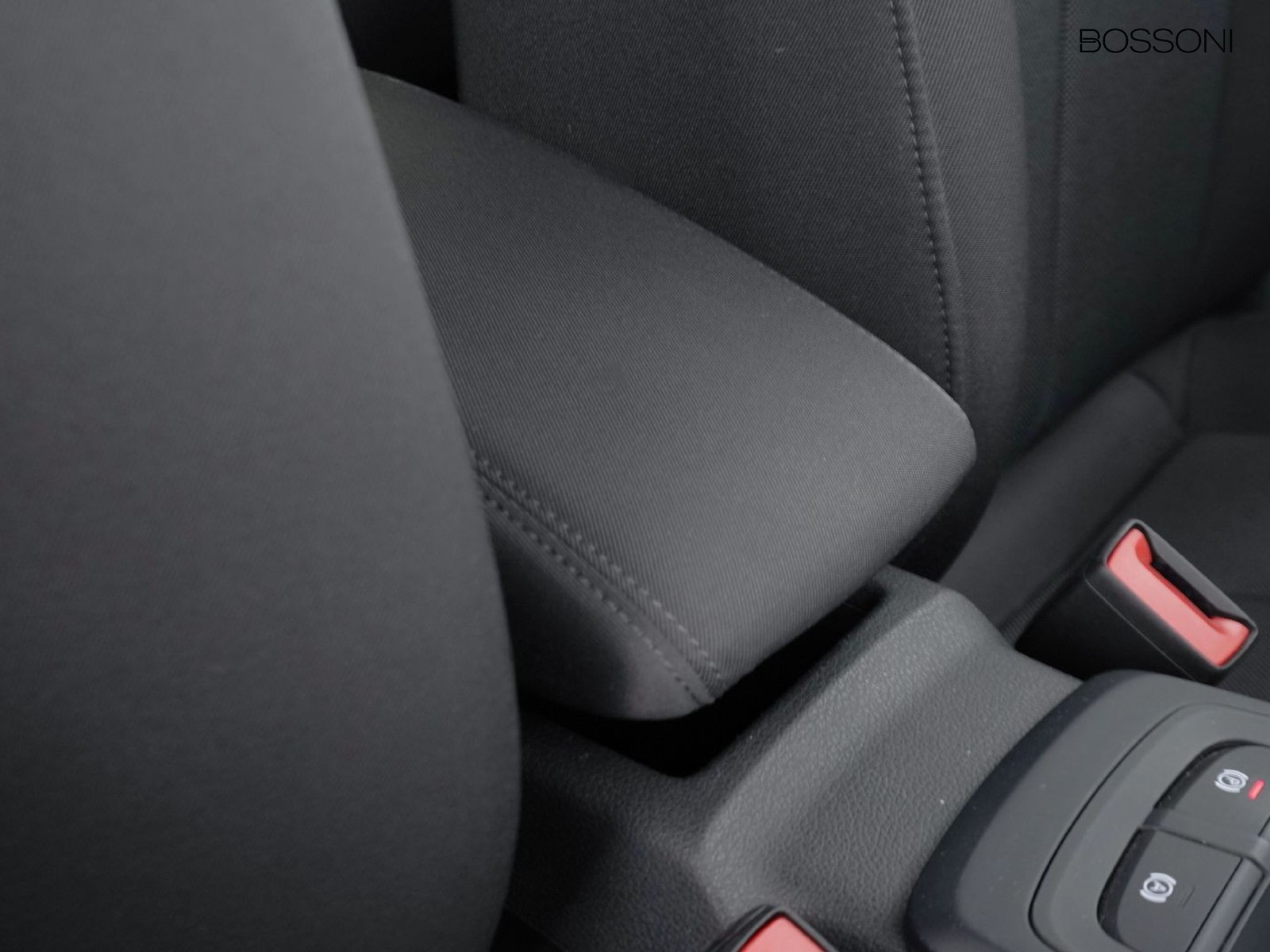 17 - Audi Q2 30 2.0 tdi admired advanced s tronic