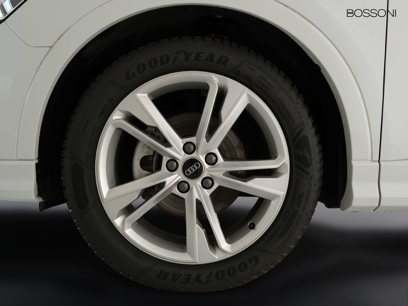 11 - Audi Q3 35 2.0 tdi s line edition s tronic