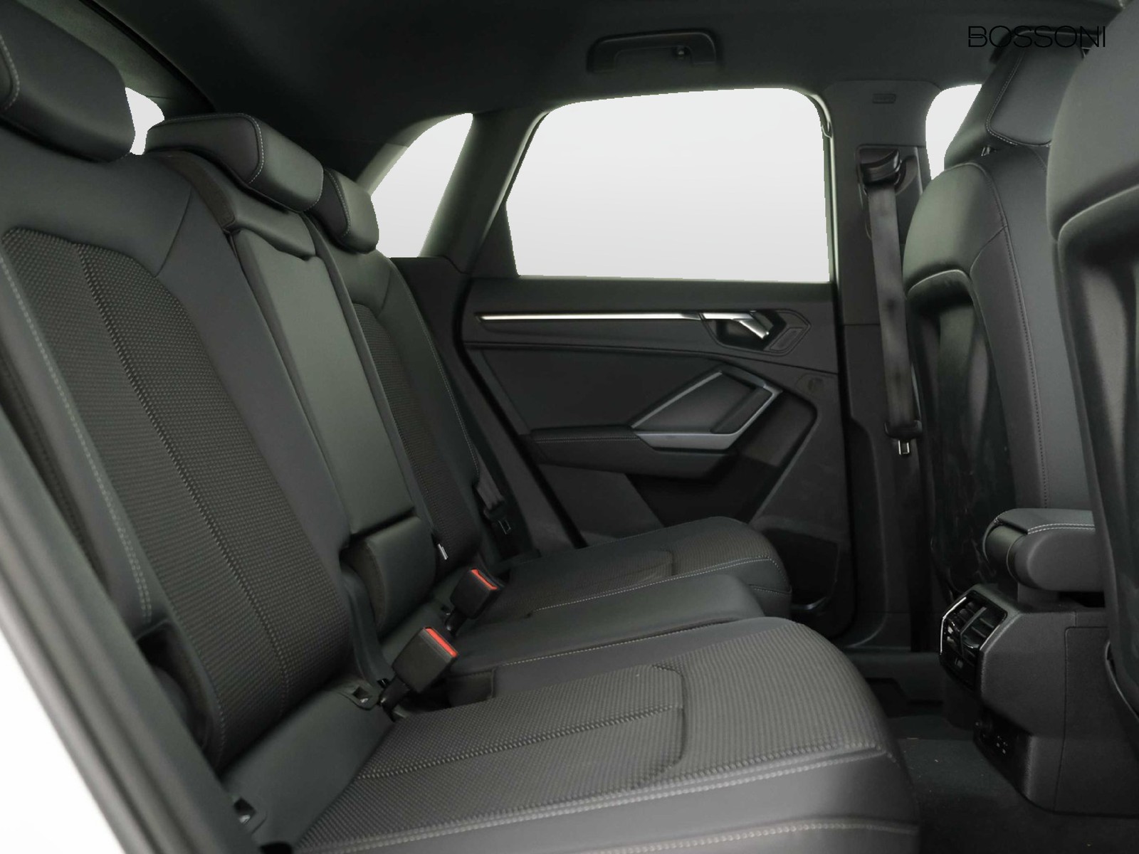 34 - Audi Q3 35 2.0 tdi s line edition s tronic