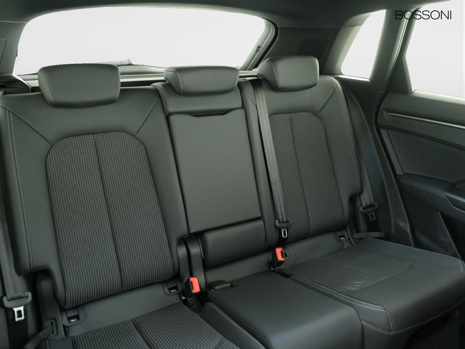 35 - Audi Q3 35 2.0 tdi s line edition s tronic