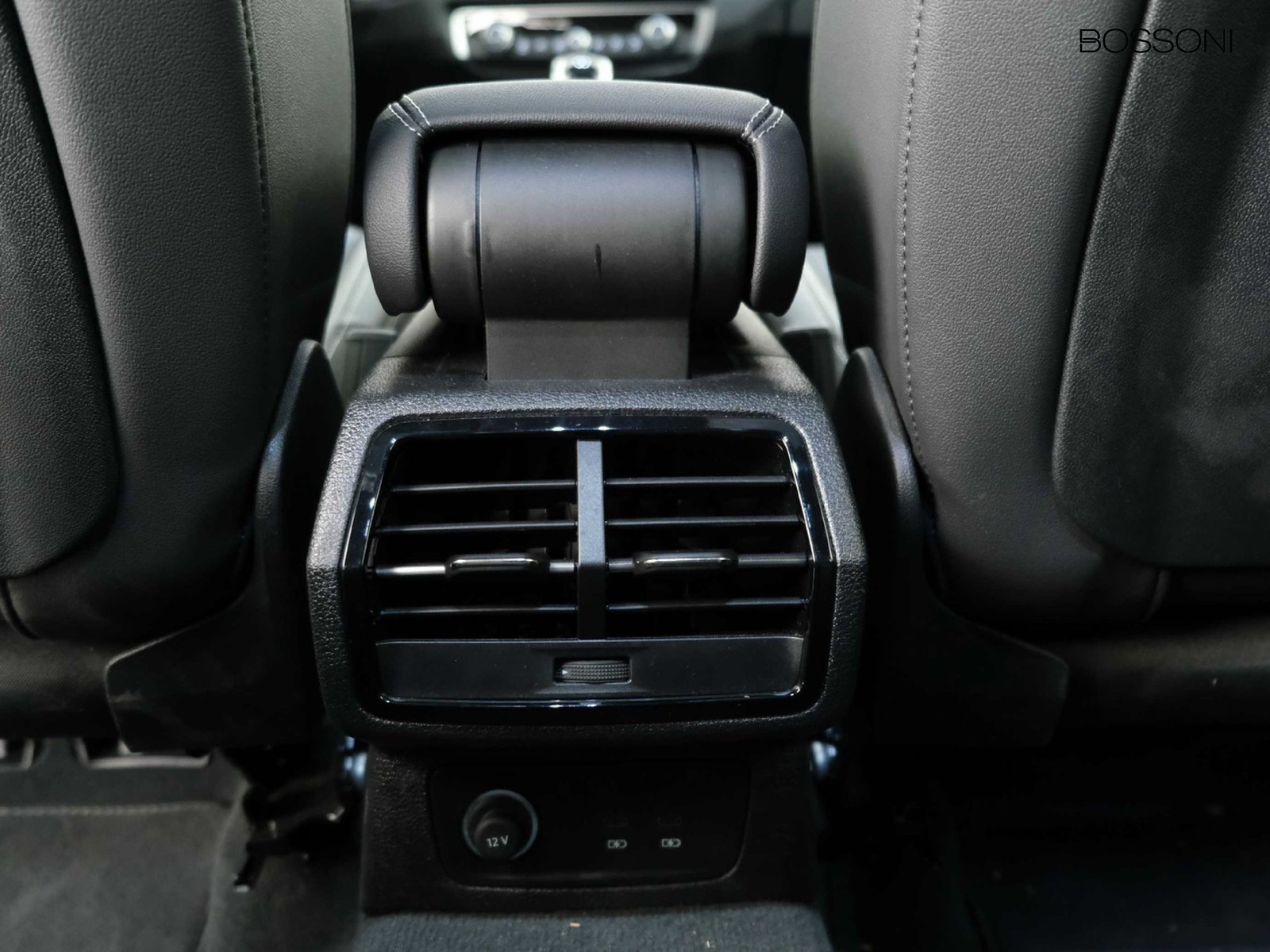 36 - Audi Q3 35 2.0 tdi s line edition s tronic