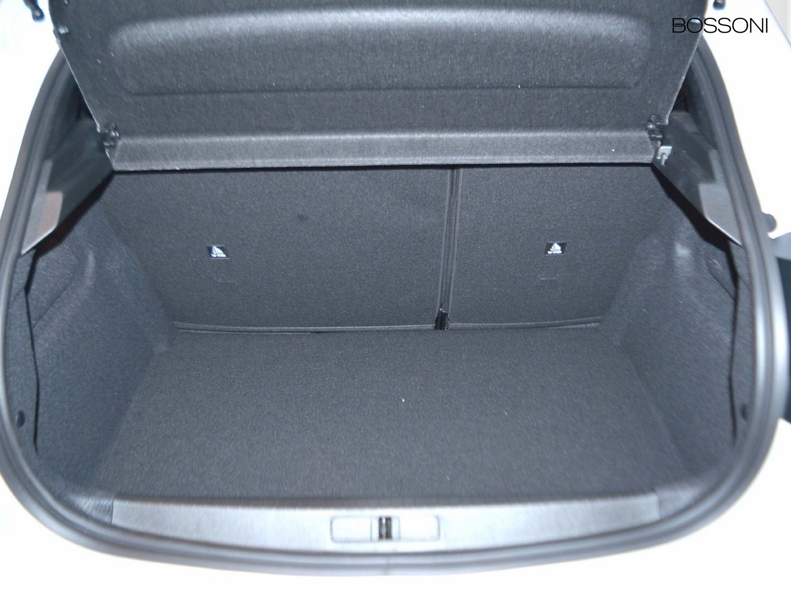 14 - Peugeot 208 1.2 puretech 100cv style s&s