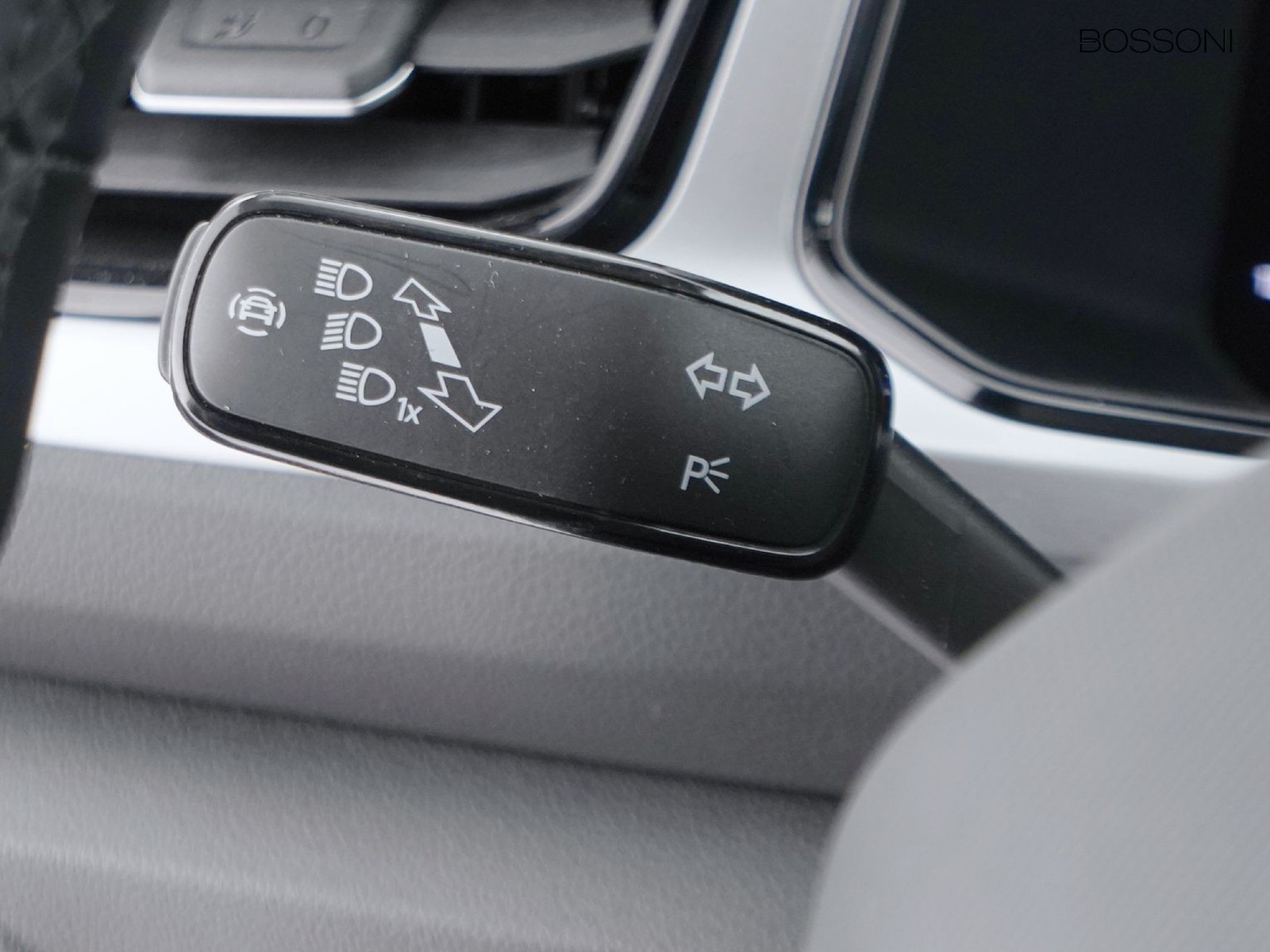 26 - Volkswagen T-Roc 2.0 tdi scr 150cv life dsg