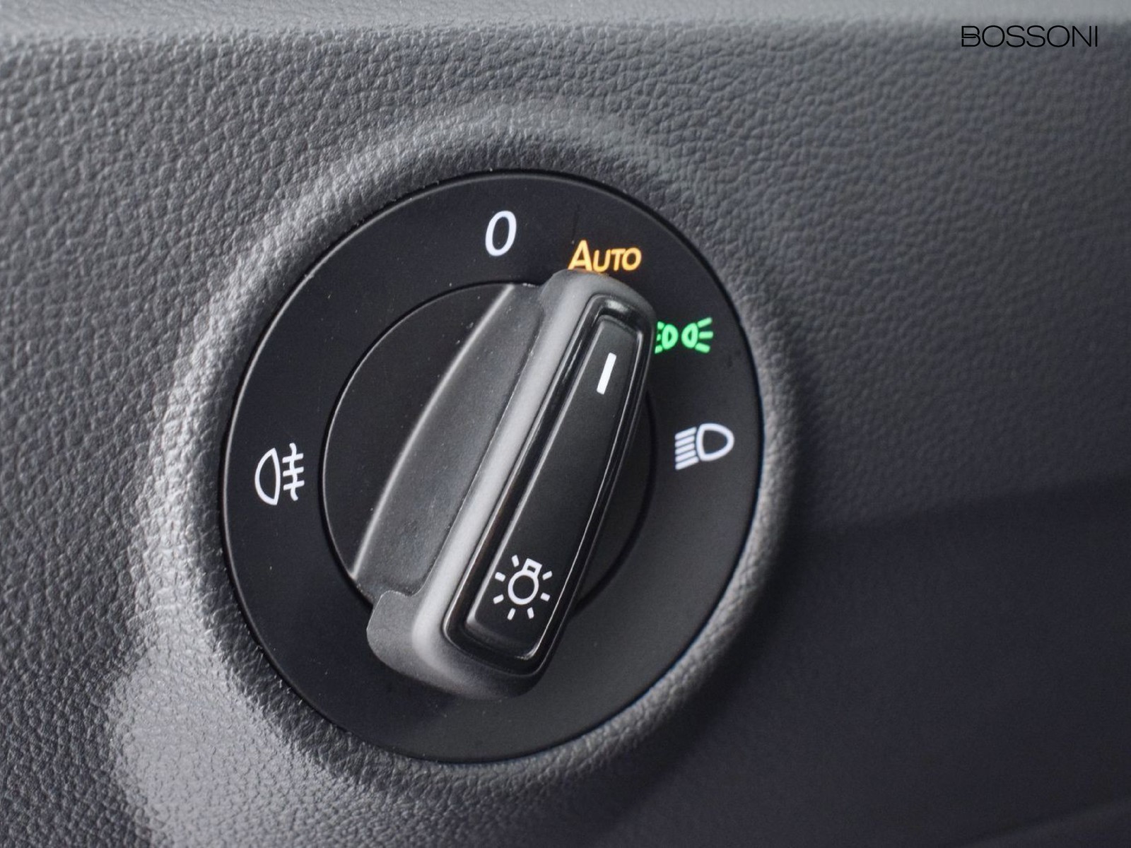 16 - Volkswagen T-Roc 2.0 tdi scr 115cv life