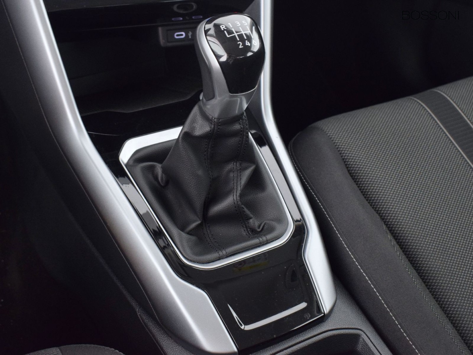 22 - Volkswagen T-Roc 2.0 tdi scr 115cv life