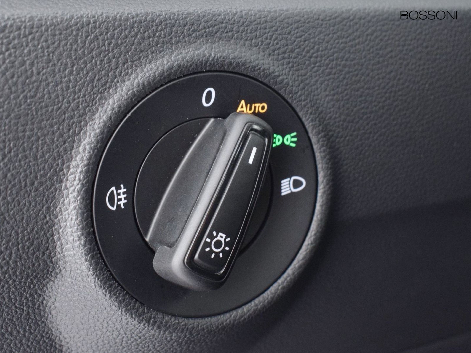 16 - Volkswagen T-Roc 2.0 tdi scr 115cv life