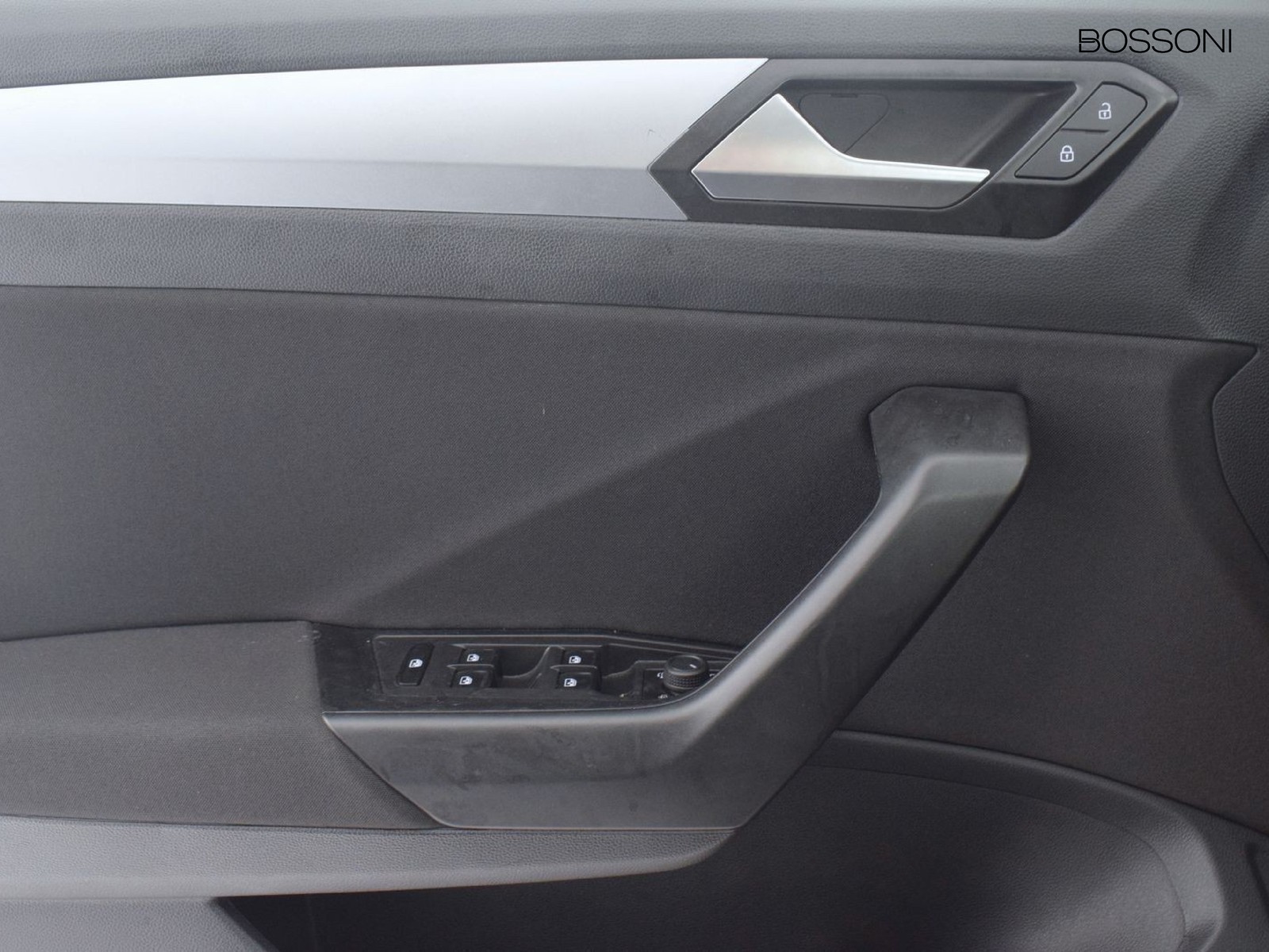 17 - Volkswagen T-Roc 2.0 tdi scr 115cv life