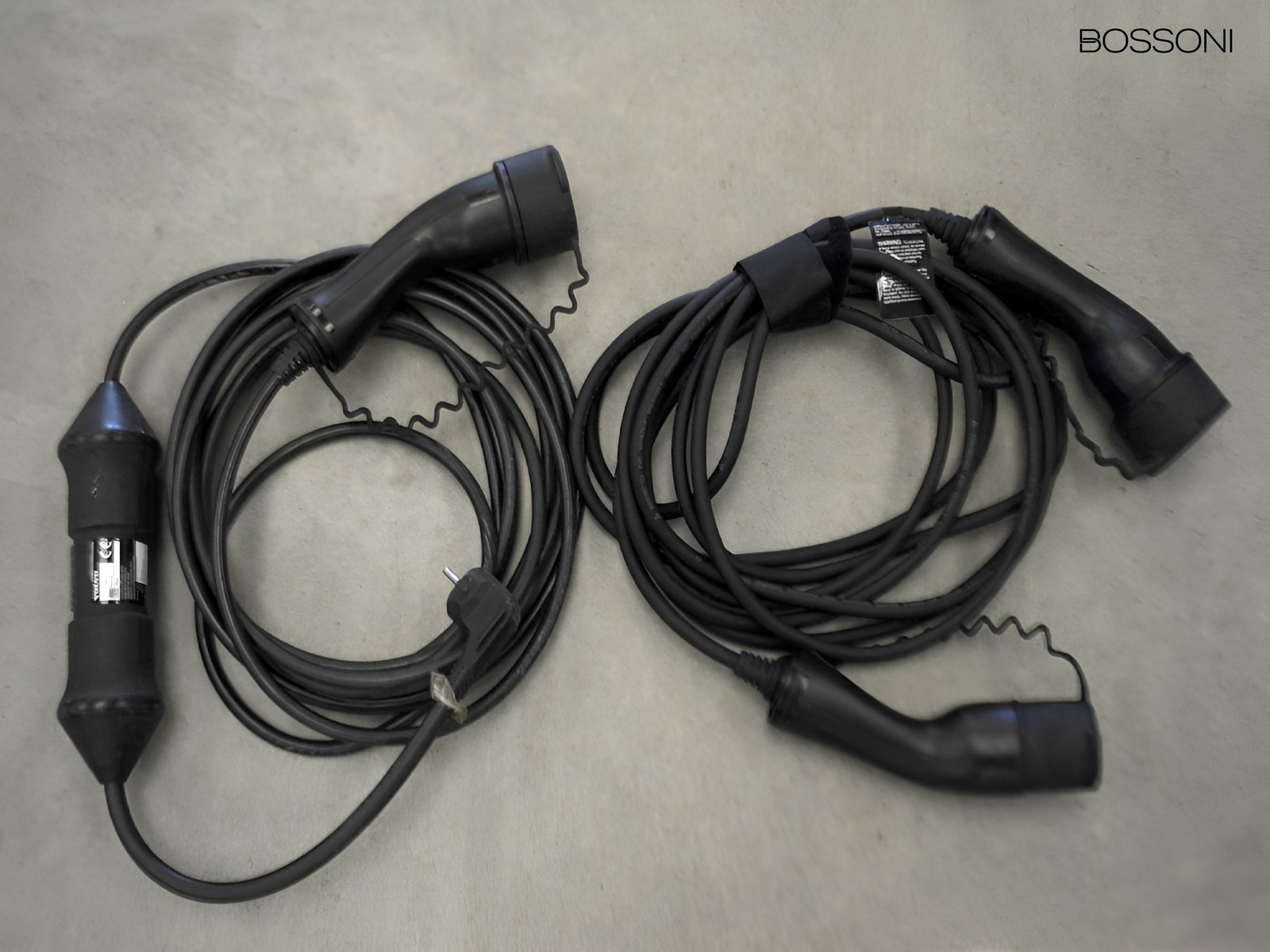 14 - Volvo XC40 1.5 t4 recharge plug-in-hybrid essential automatico
