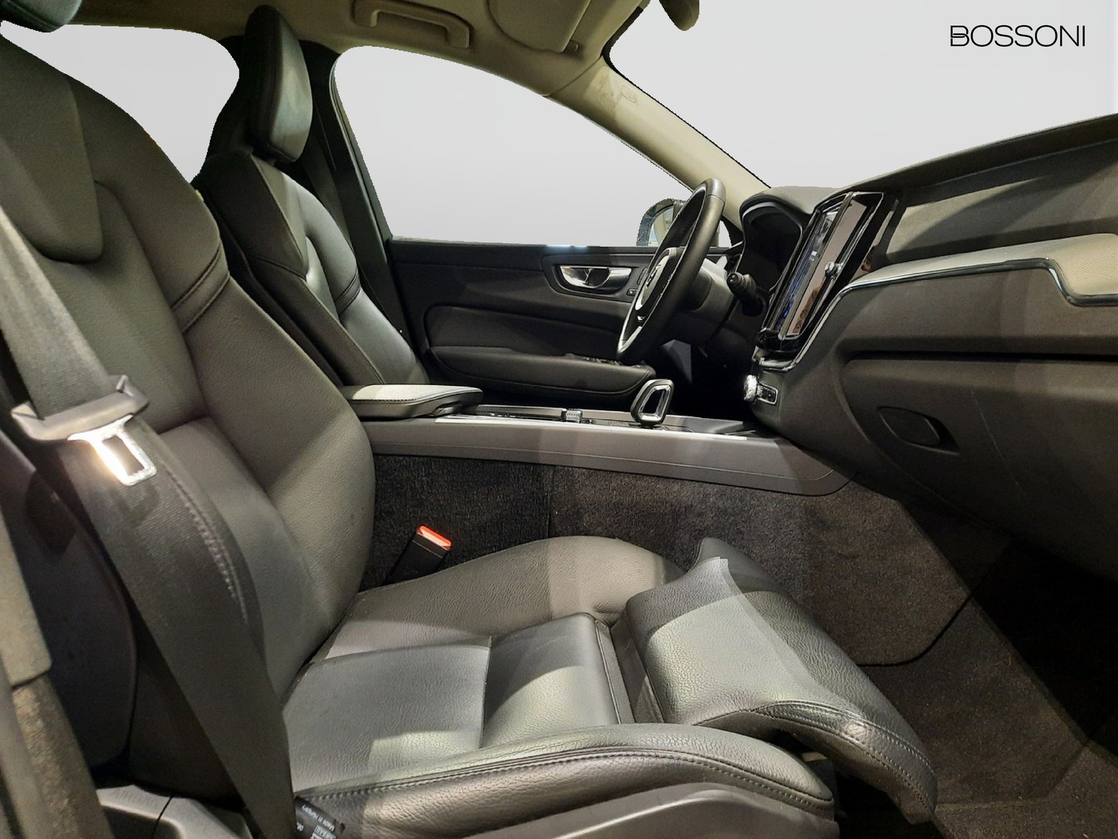 10 - Volvo XC60 2.0 b4 plus bright automatico