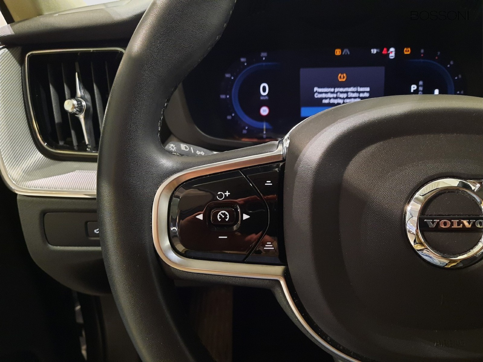 17 - Volvo XC60 2.0 b4 plus bright automatico