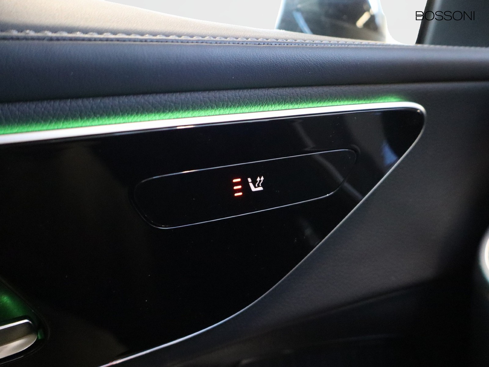 15 - Mercedes GLC suv 300 de plug in hybrid amg line advanced tech 4matic 9g-tronic