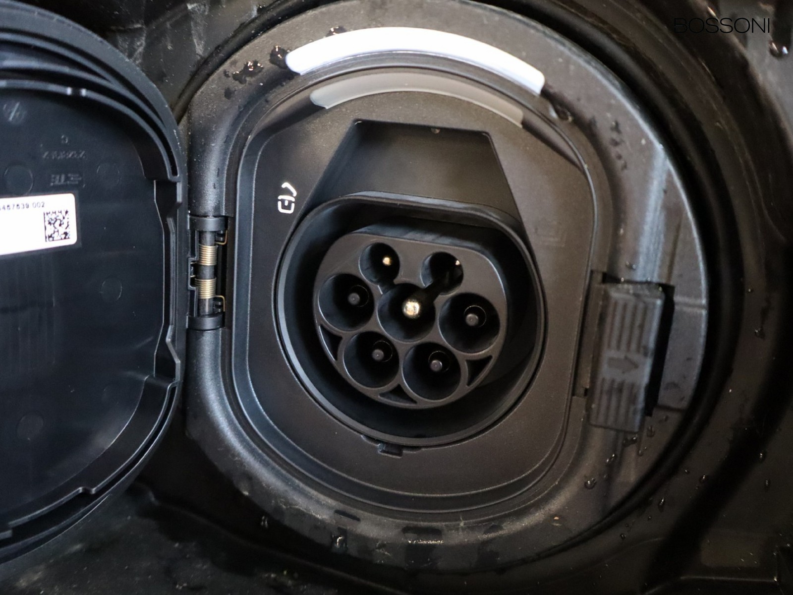 18 - Mercedes GLC suv 300 de plug in hybrid amg line advanced tech 4matic 9g-tronic