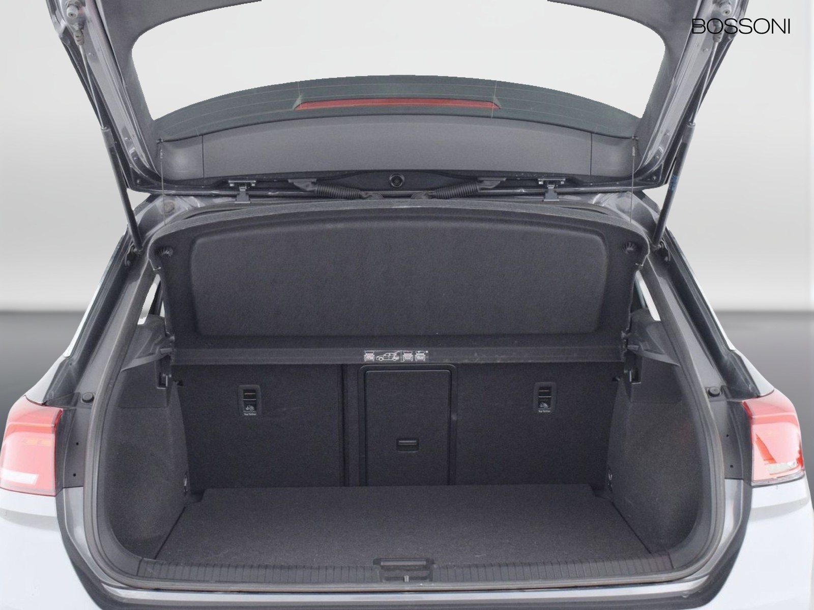 10 - Volkswagen T-Roc 1.0 tsi 110cv style