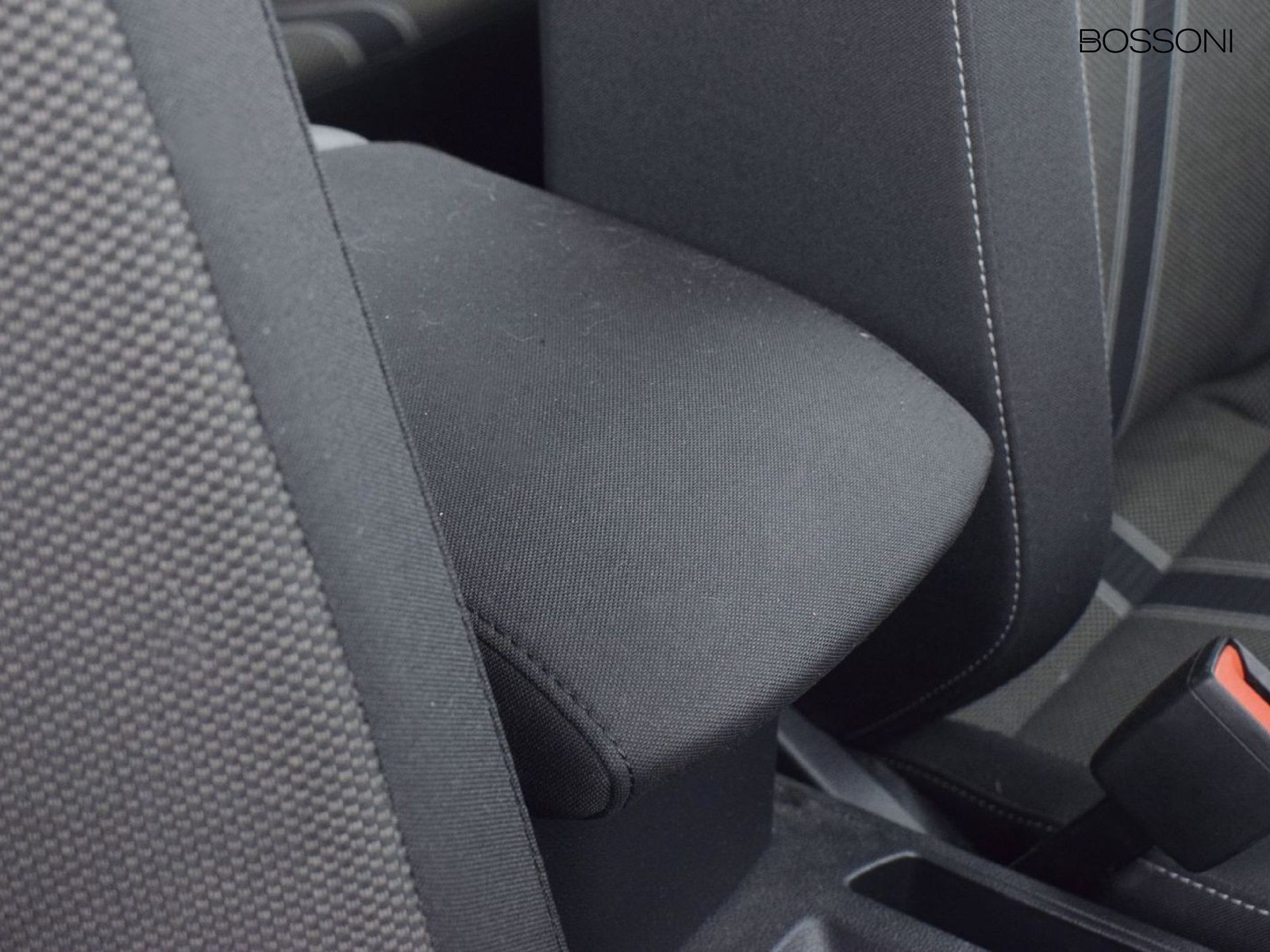 18 - Volkswagen T-Roc 1.0 tsi 110cv style