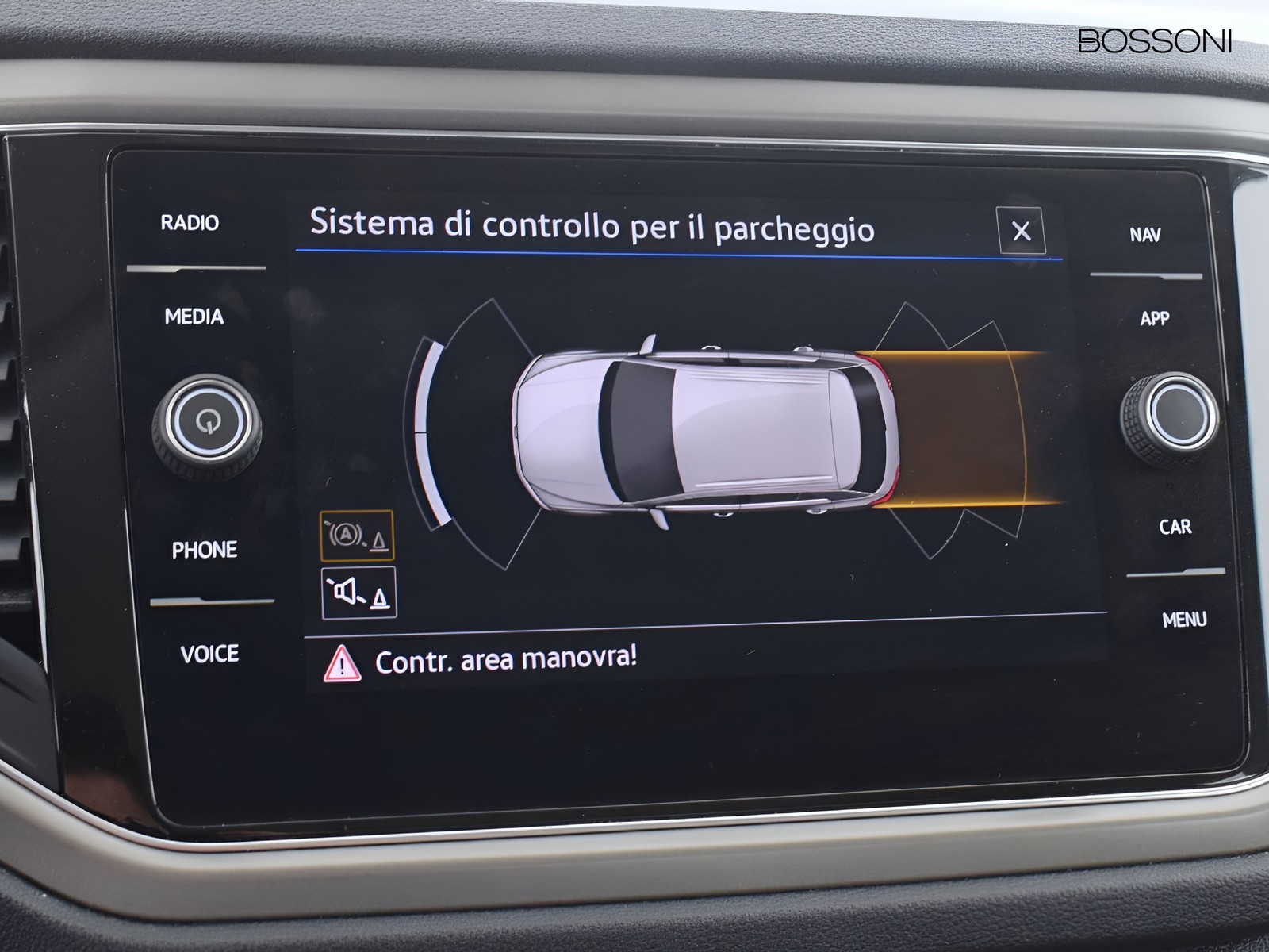 28 - Volkswagen T-Roc 1.0 tsi 110cv style