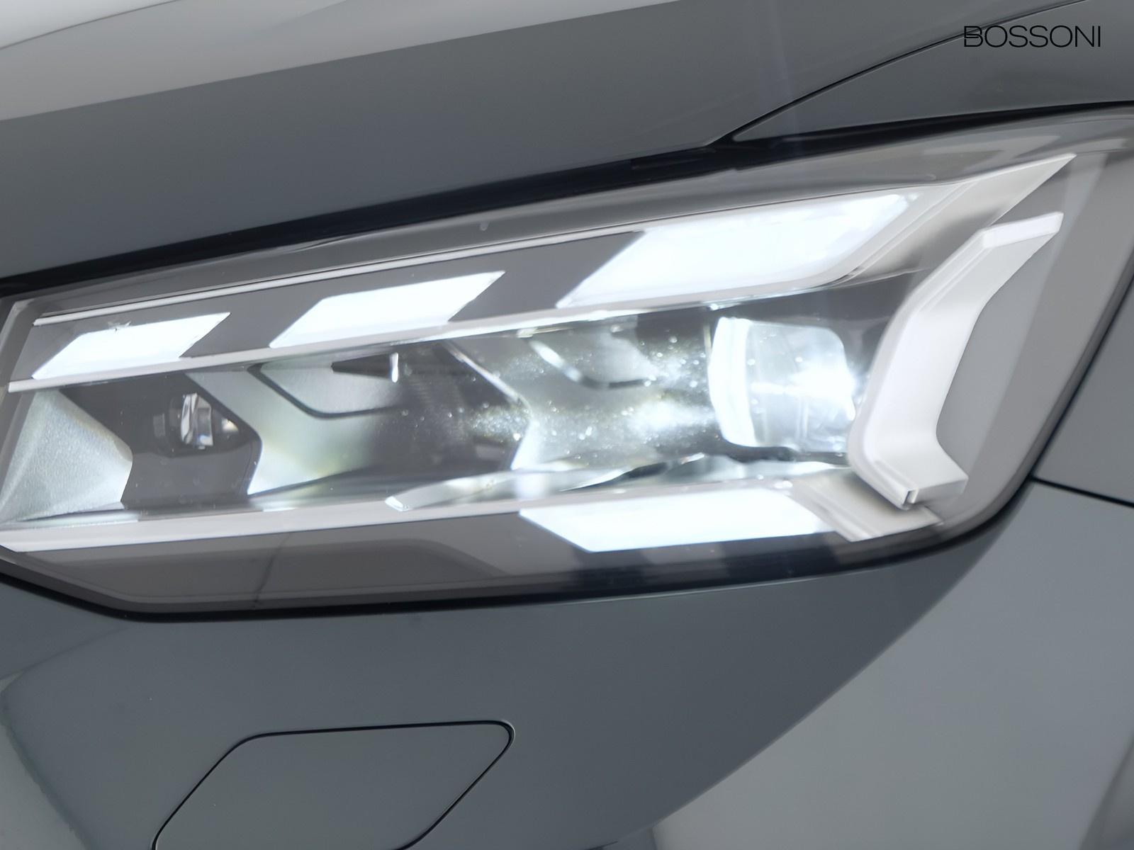 6 - Audi Q2 35 1.5 tfsi carbon edition s tronic