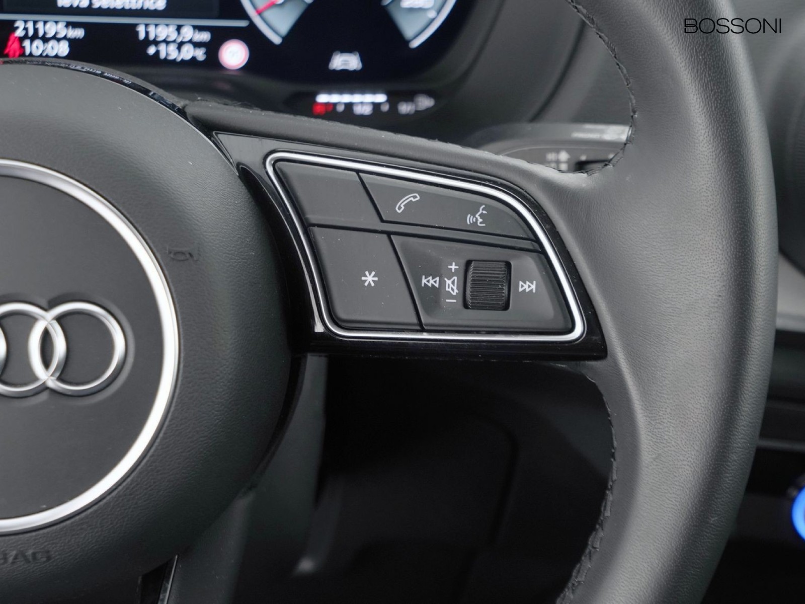 9 - Audi Q2 35 1.5 tfsi carbon edition s tronic