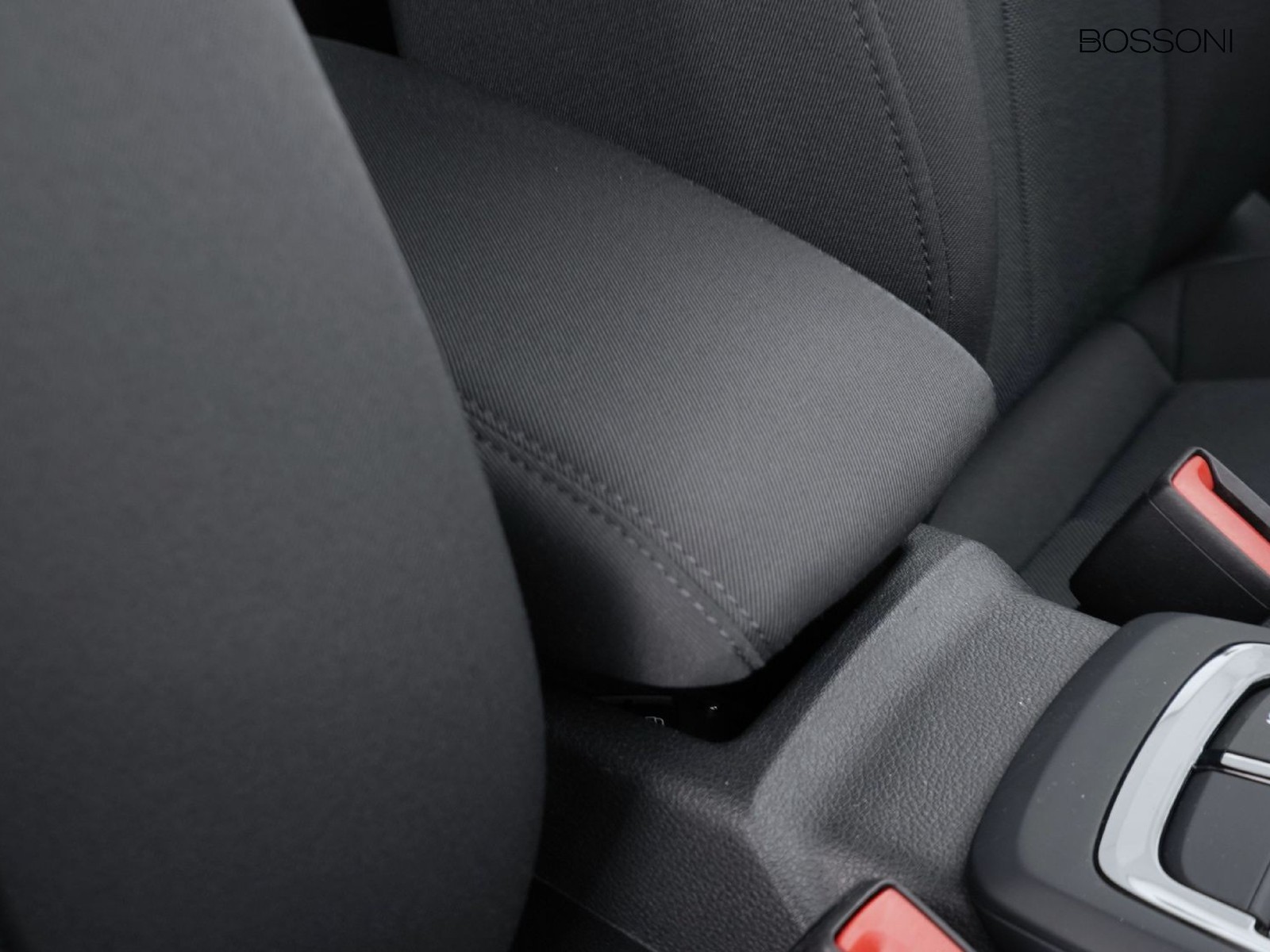 17 - Audi Q2 35 1.5 tfsi carbon edition s tronic