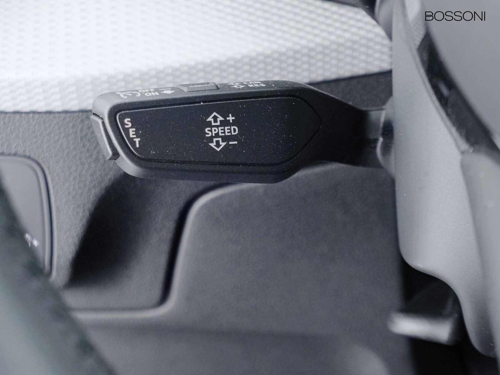 24 - Audi Q2 35 1.5 tfsi carbon edition s tronic