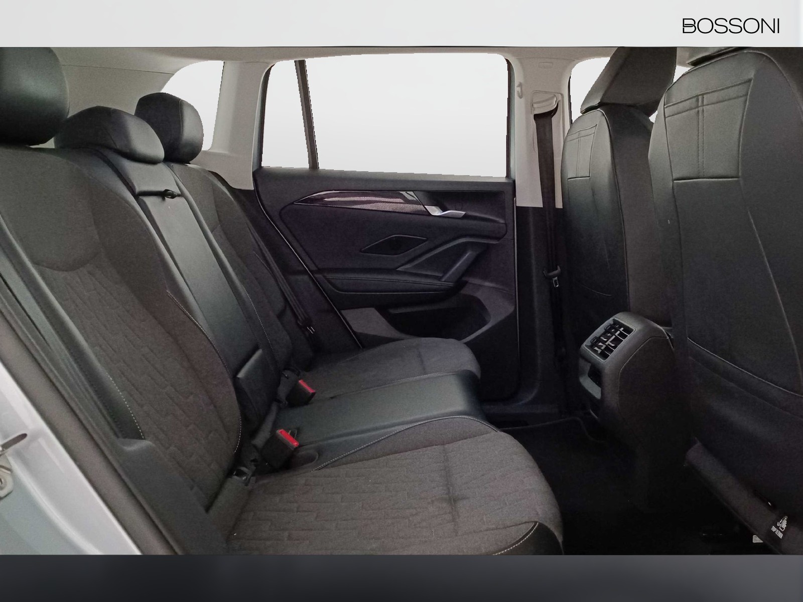 9 - Volkswagen Tiguan 2.0 tdi scr 150cv life dsg