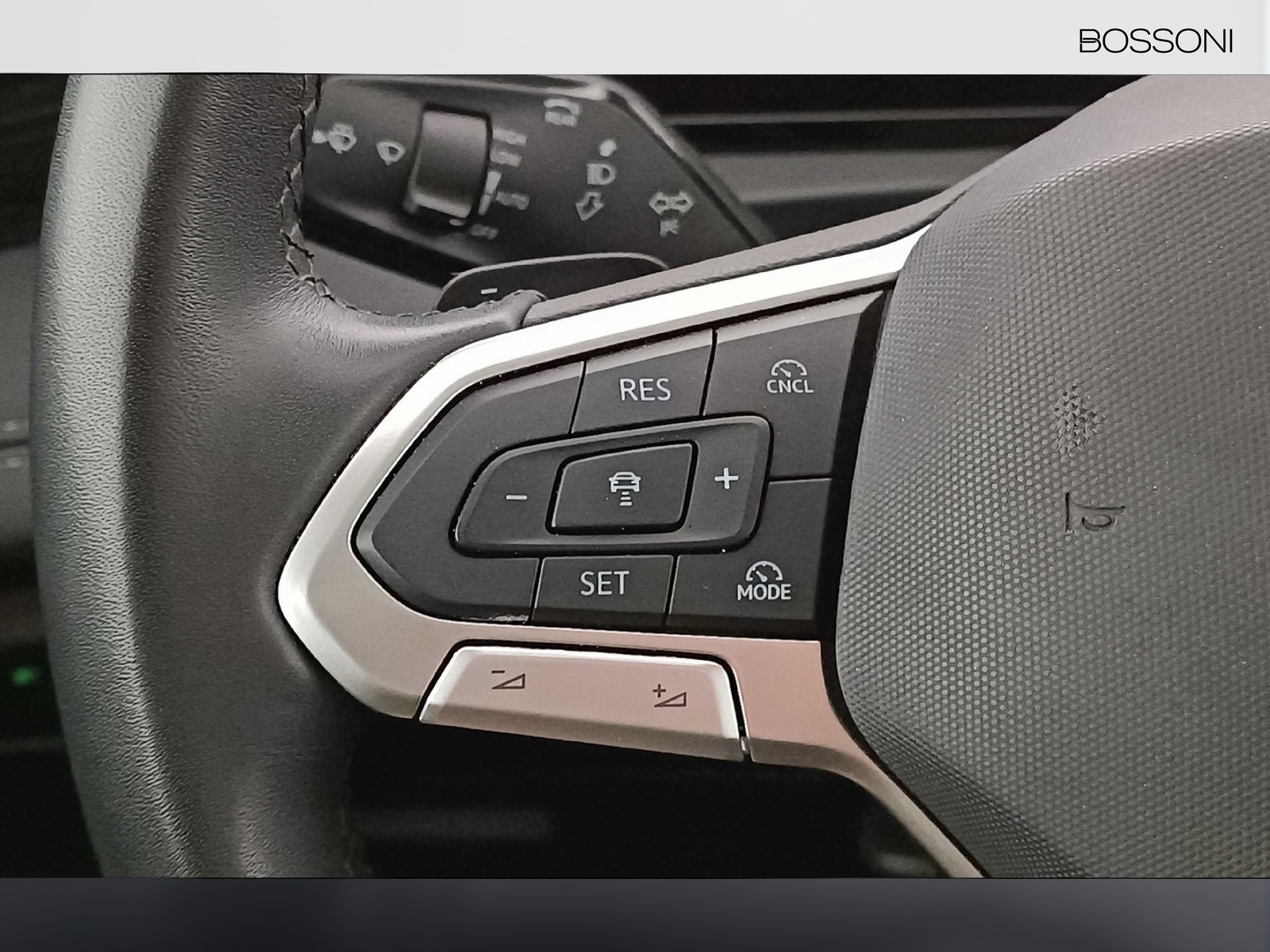 23 - Volkswagen Tiguan 2.0 tdi scr 150cv life dsg