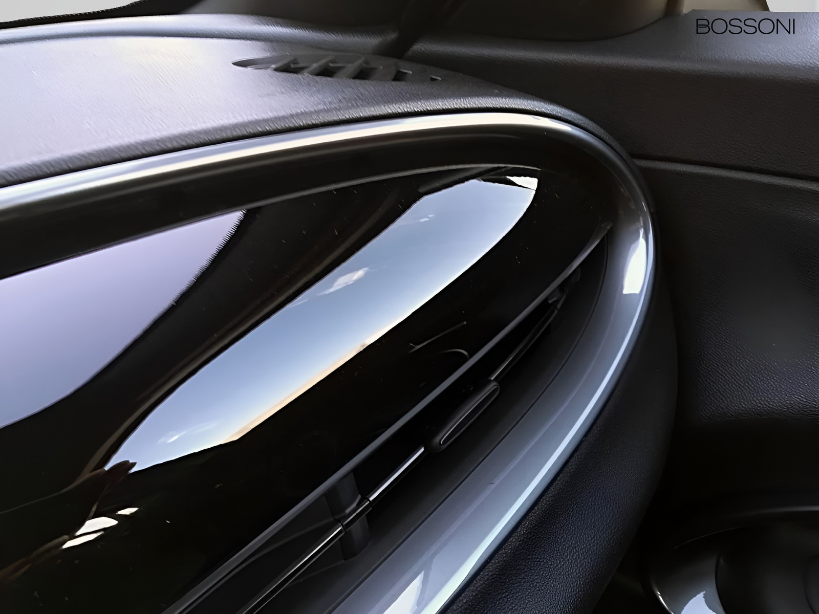 15 - Abarth 600e 54kwh turismo