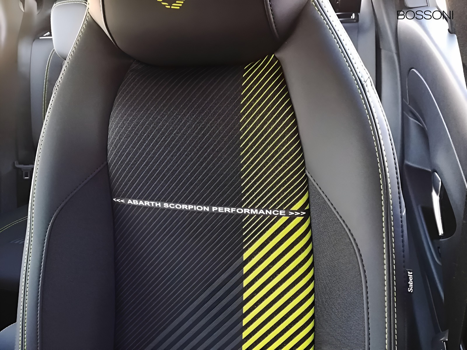 16 - Abarth 600e 54kwh turismo