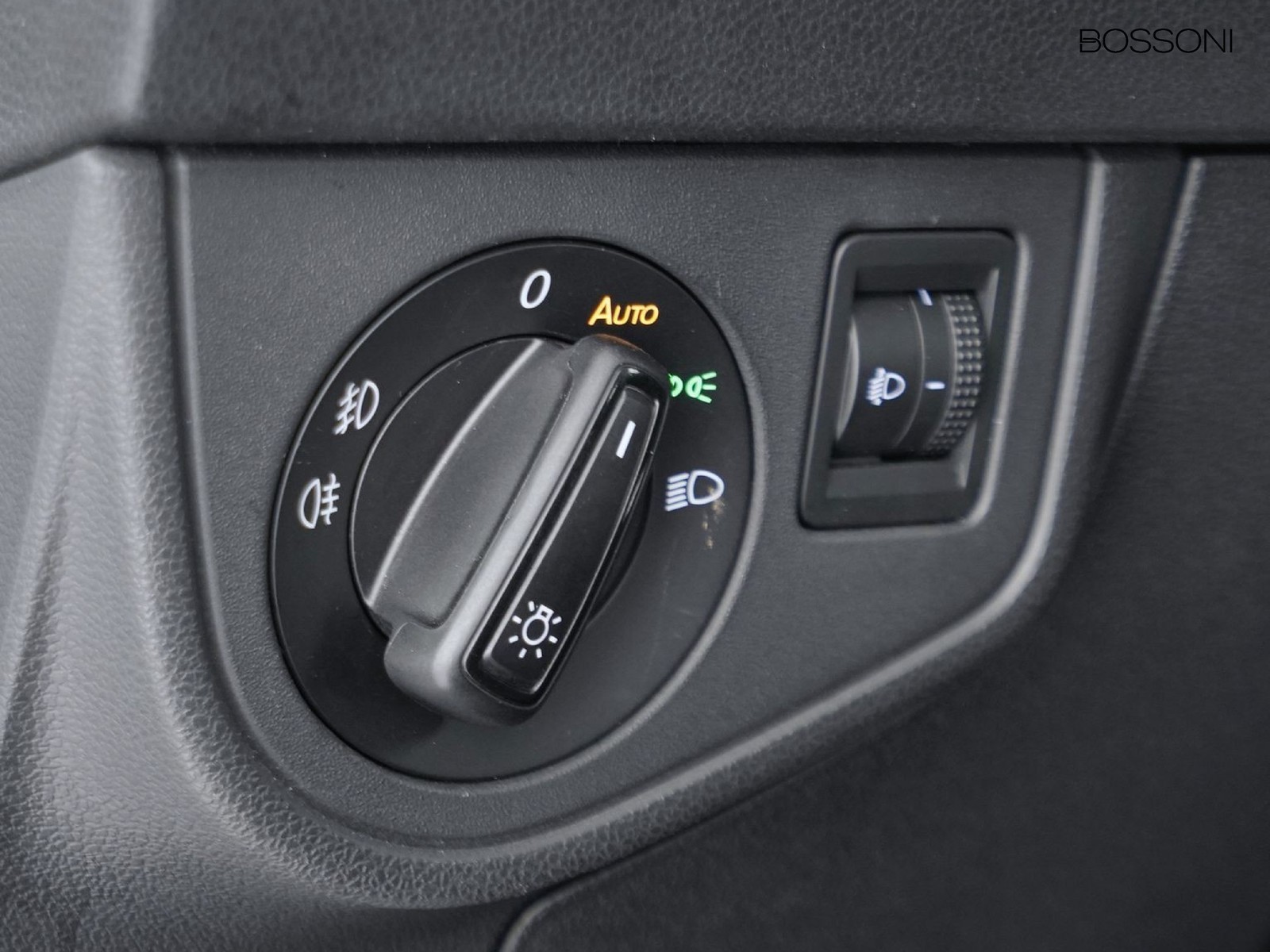 16 - Volkswagen Taigo 1.0 tsi 115cv life