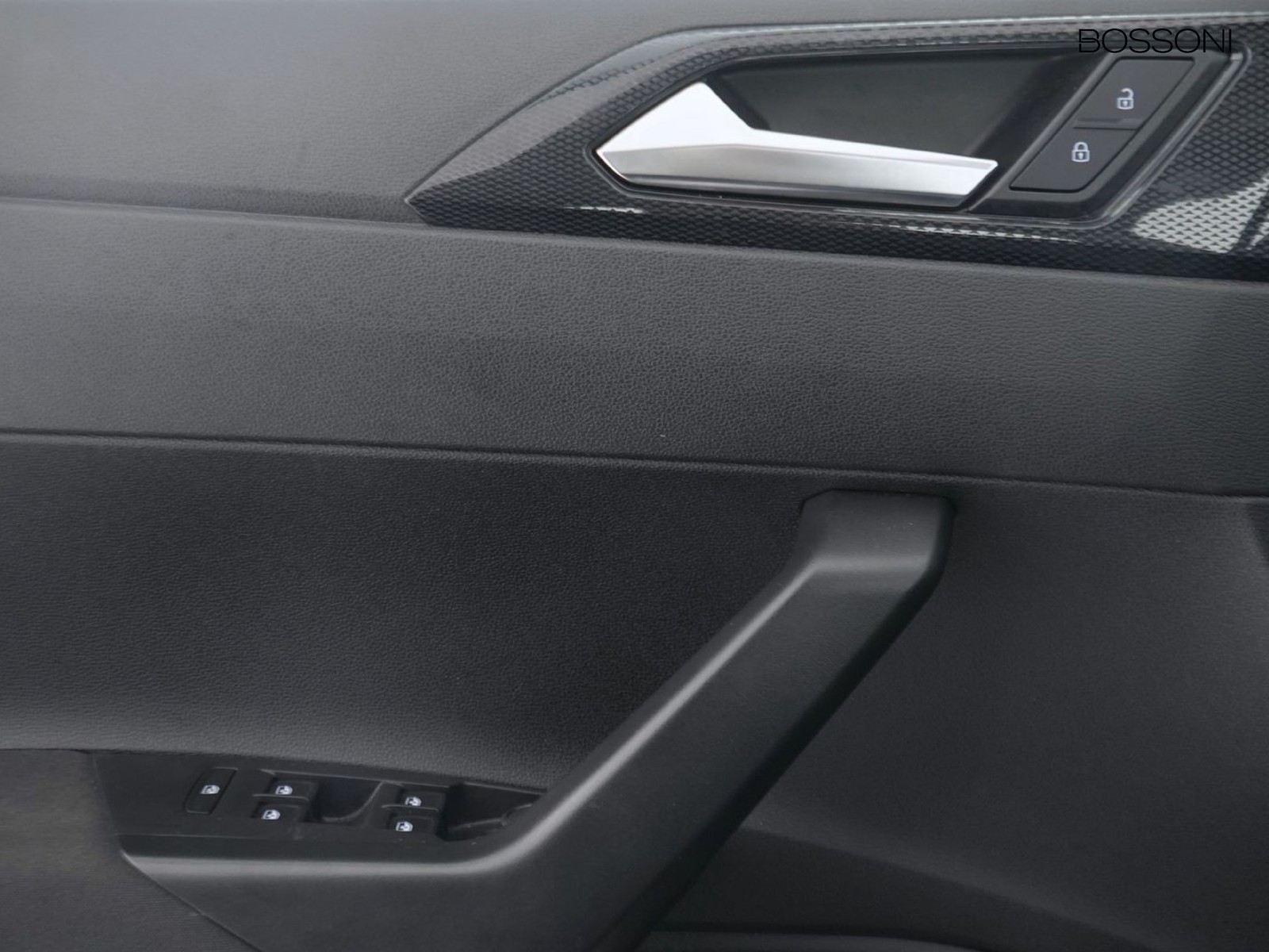 17 - Volkswagen Taigo 1.0 tsi 115cv life