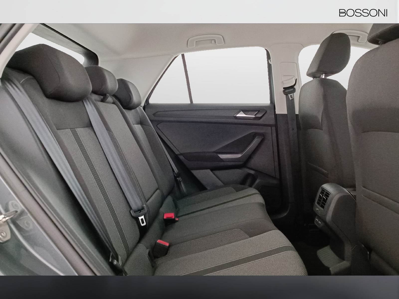 9 - Volkswagen T-Roc 2.0 tdi scr 115cv life