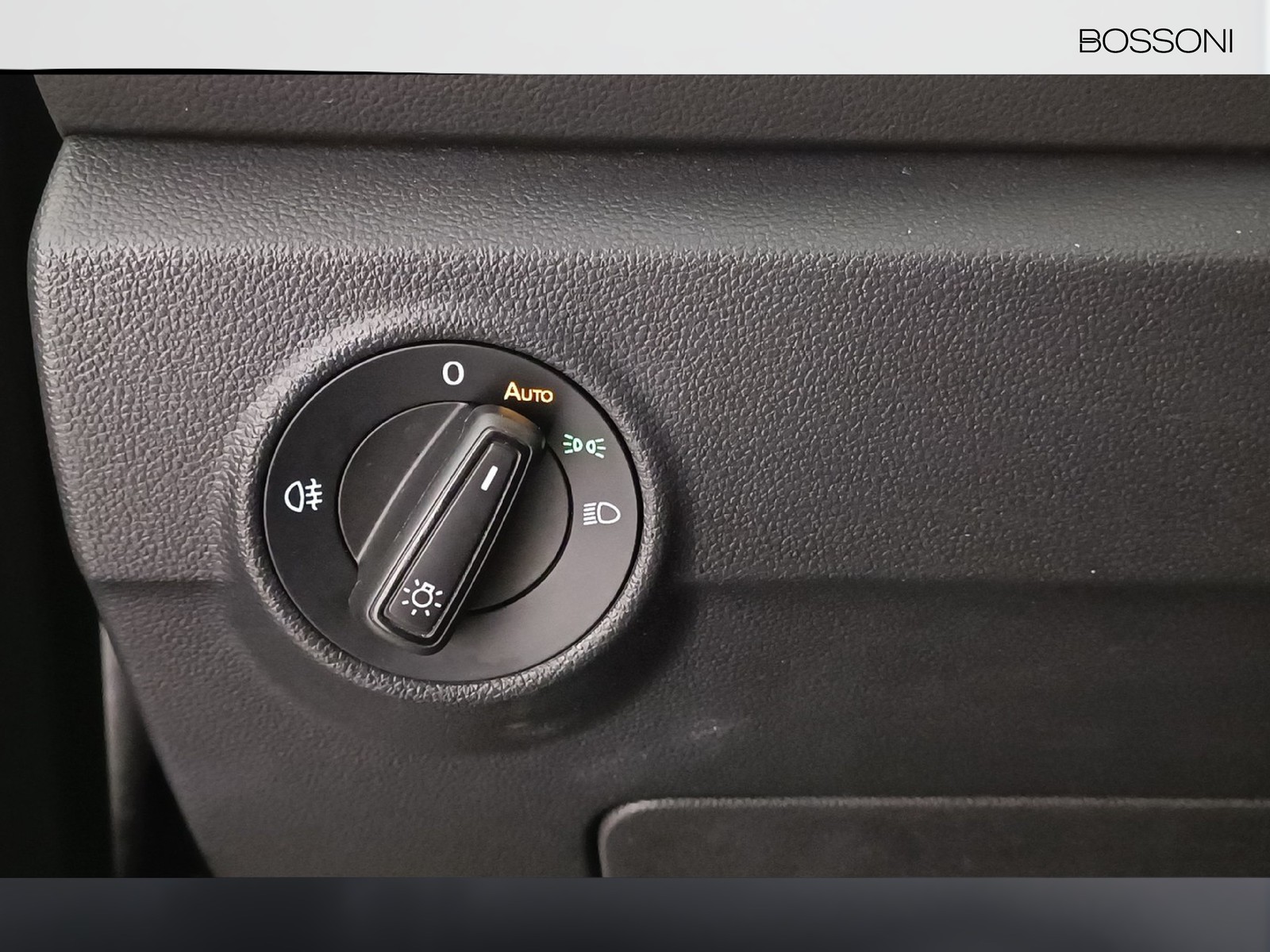 24 - Volkswagen T-Roc 2.0 tdi scr 115cv life