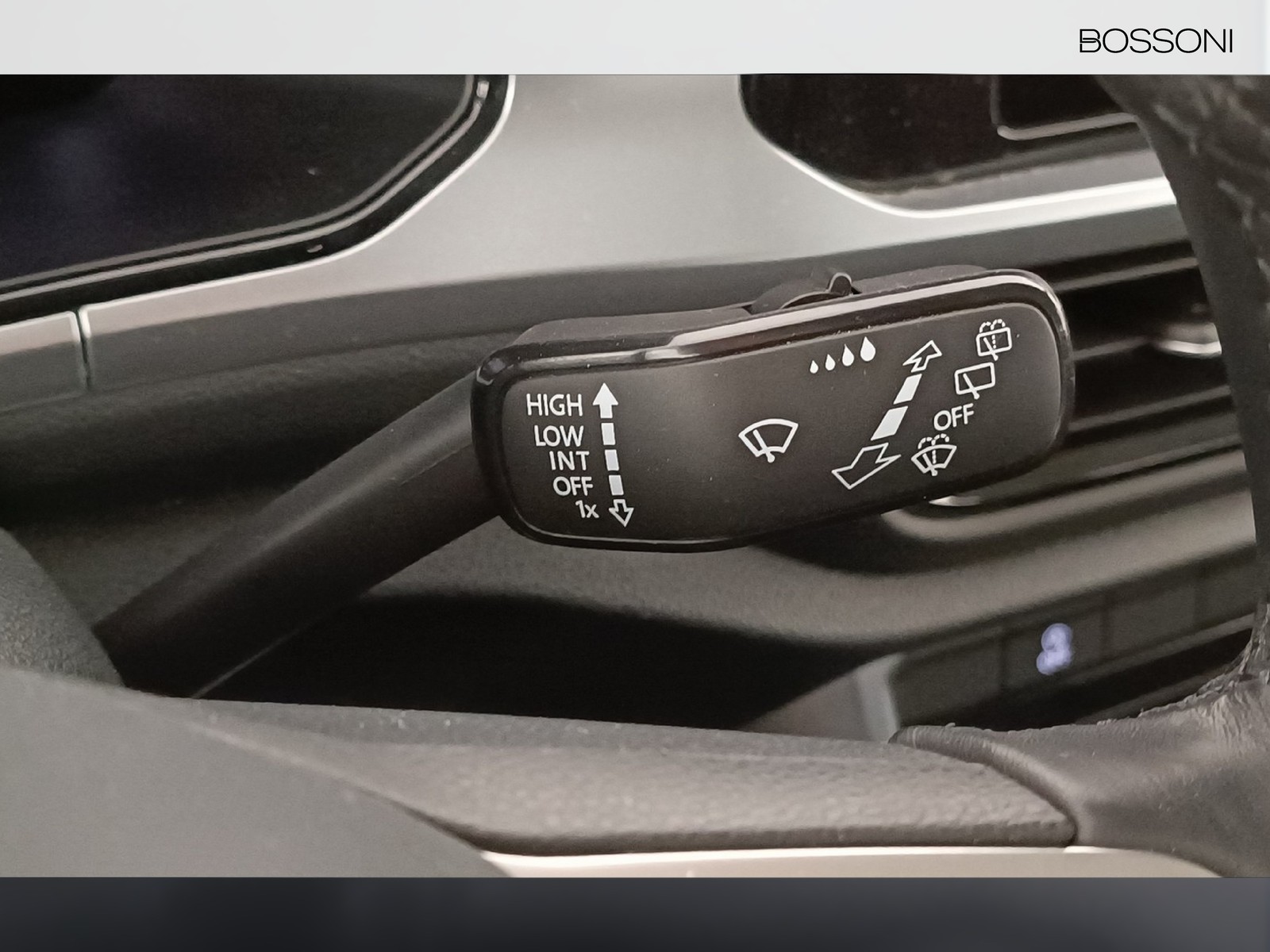 27 - Volkswagen T-Roc 2.0 tdi scr 115cv life