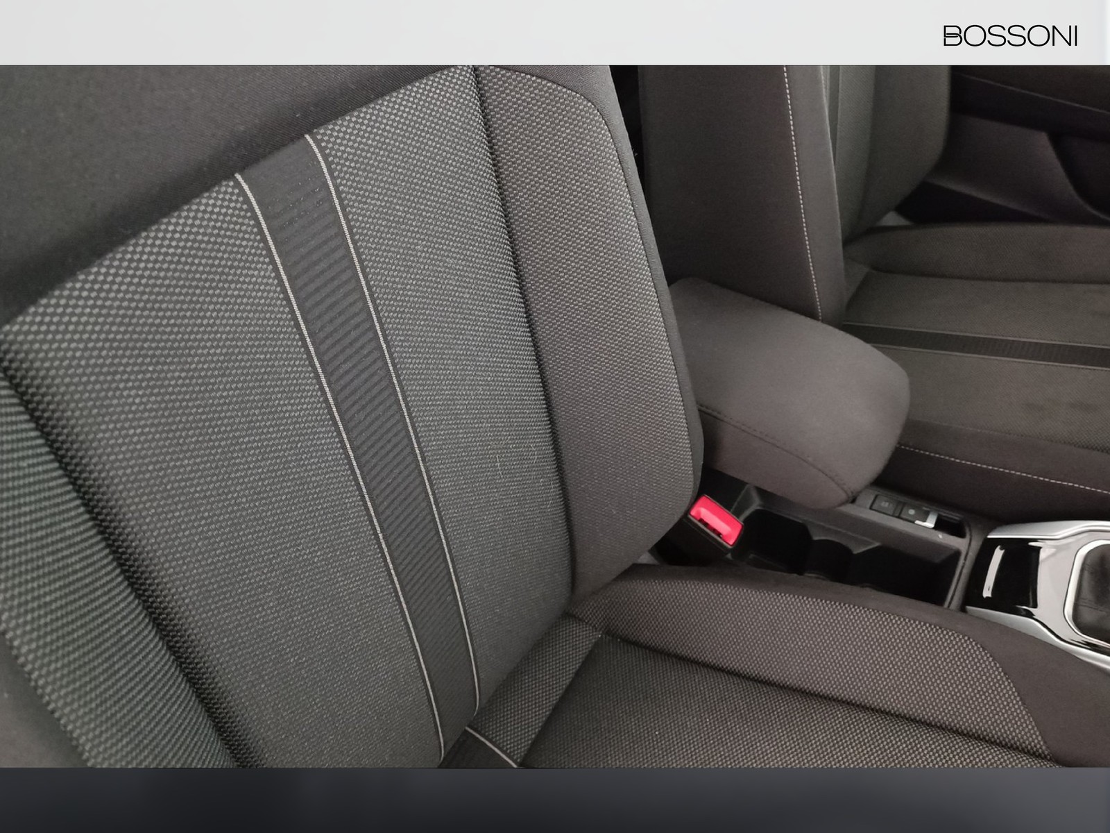 32 - Volkswagen T-Roc 2.0 tdi scr 115cv life