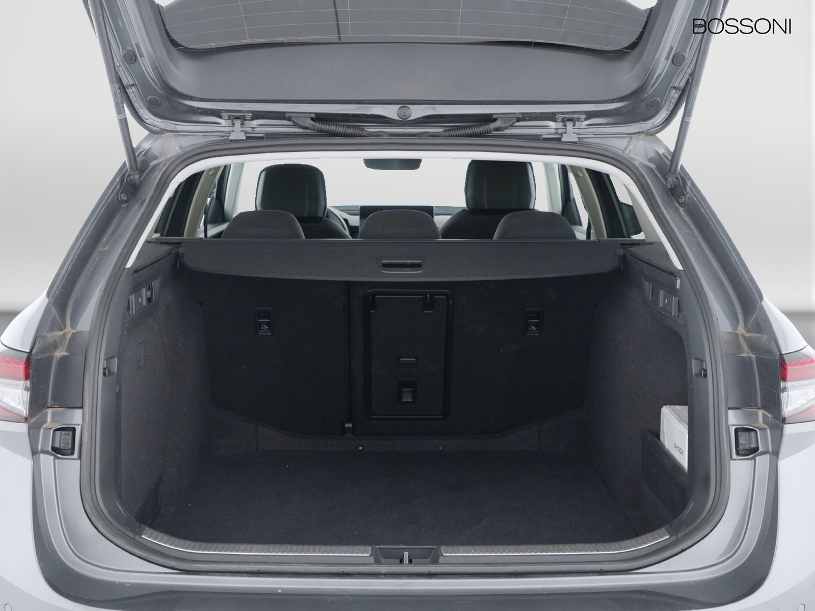 10 - Skoda Superb wagon 2.0 tdi evo 150cv selection dsg