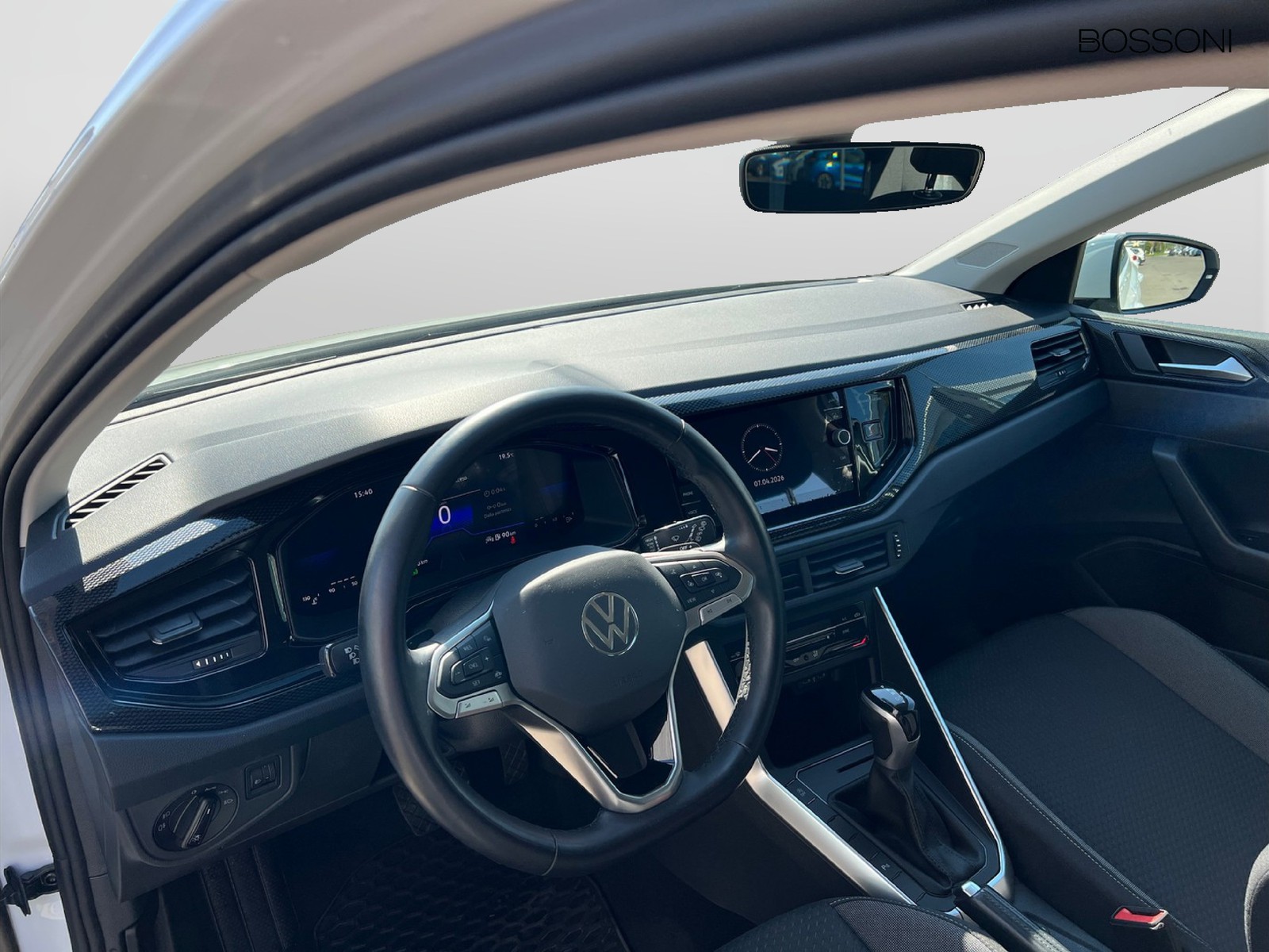 6 - Volkswagen Polo 1.0 tsi 95cv life dsg