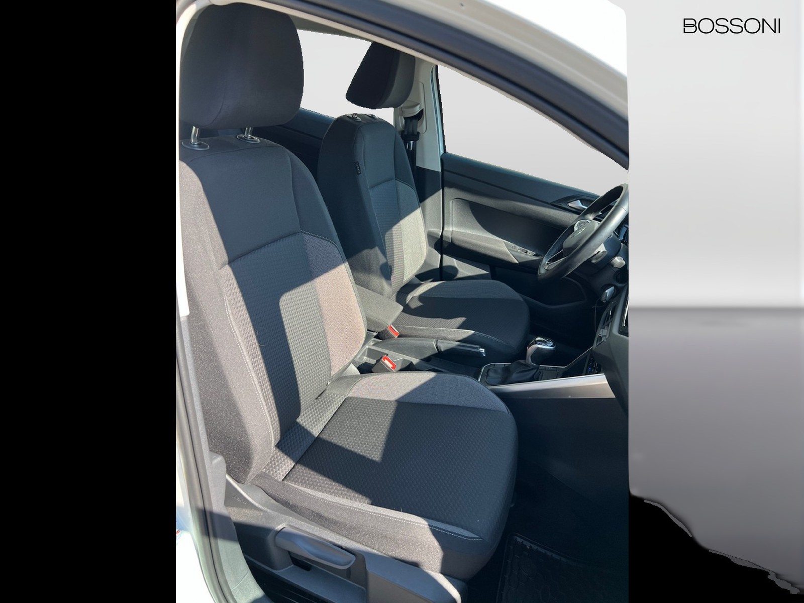 10 - Volkswagen Polo 1.0 tsi 95cv life dsg